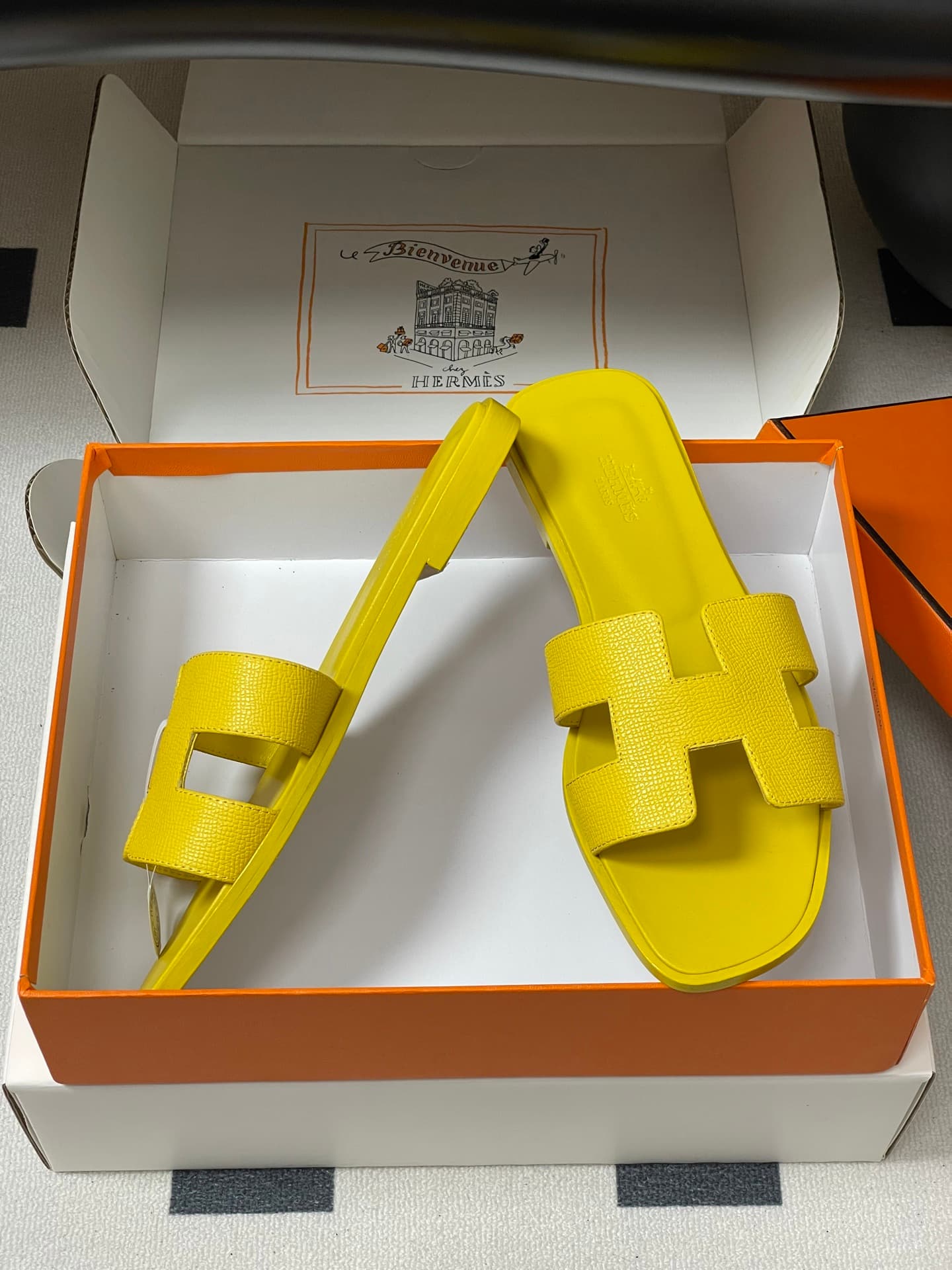 D8062 – Top-quality products (wrapped in high-end boxes or scarves) — image 6