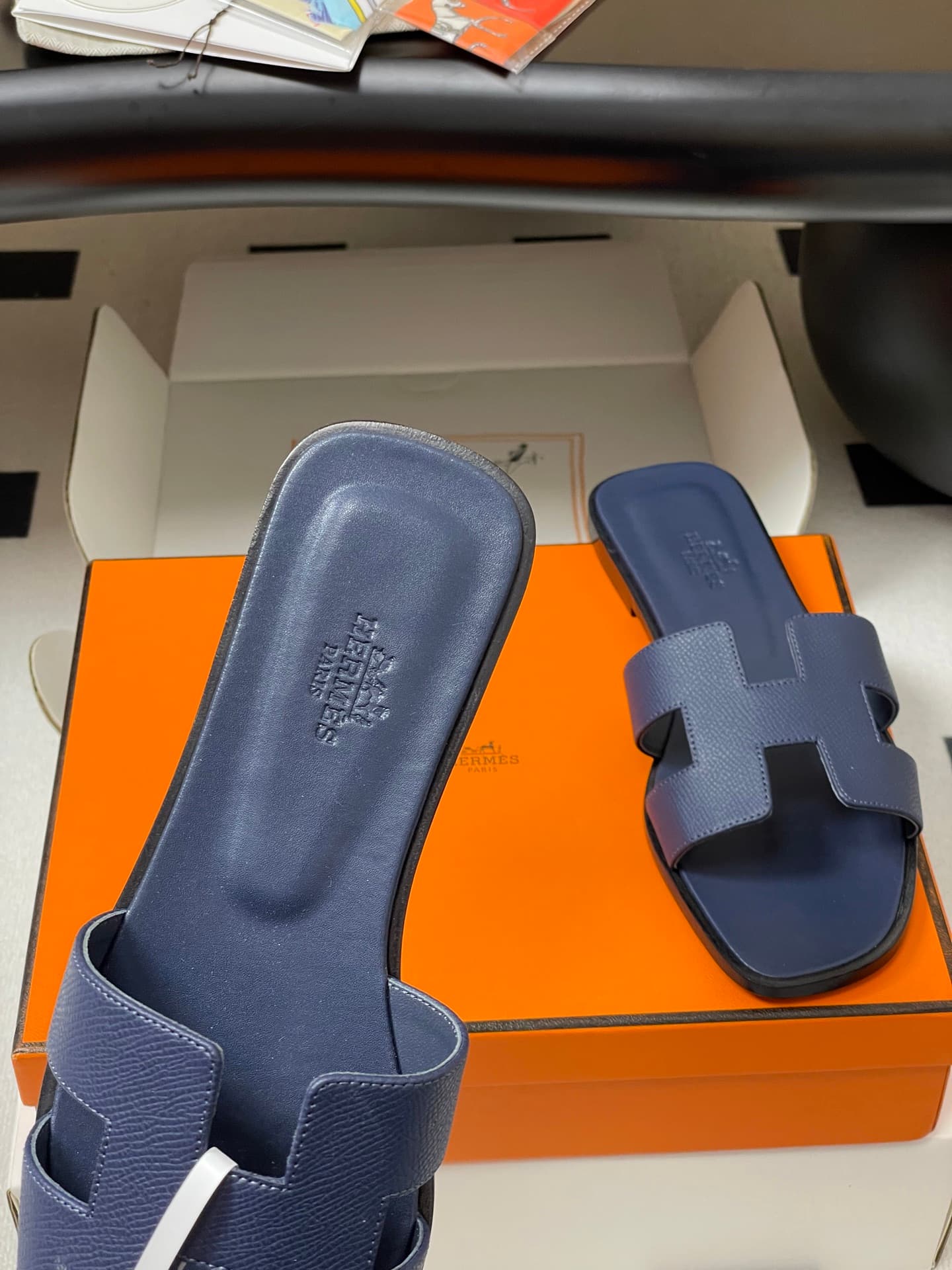 D8061 – Top-quality products (come with high-end packaging boxes or scarves) — image 7