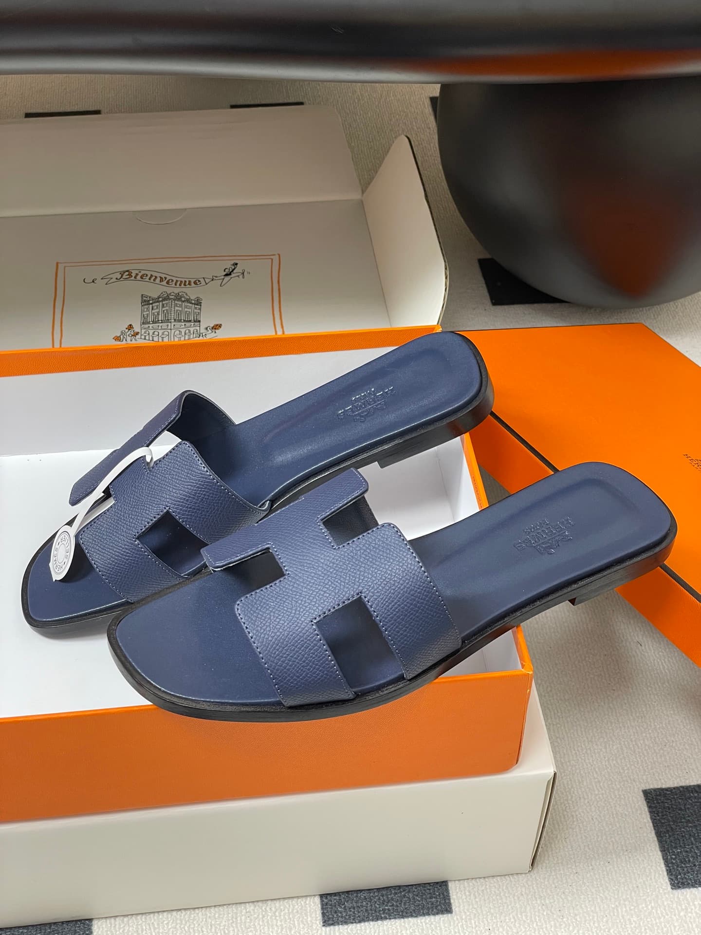 D8061 – Top-quality products (come with high-end packaging boxes or scarves) — image 4