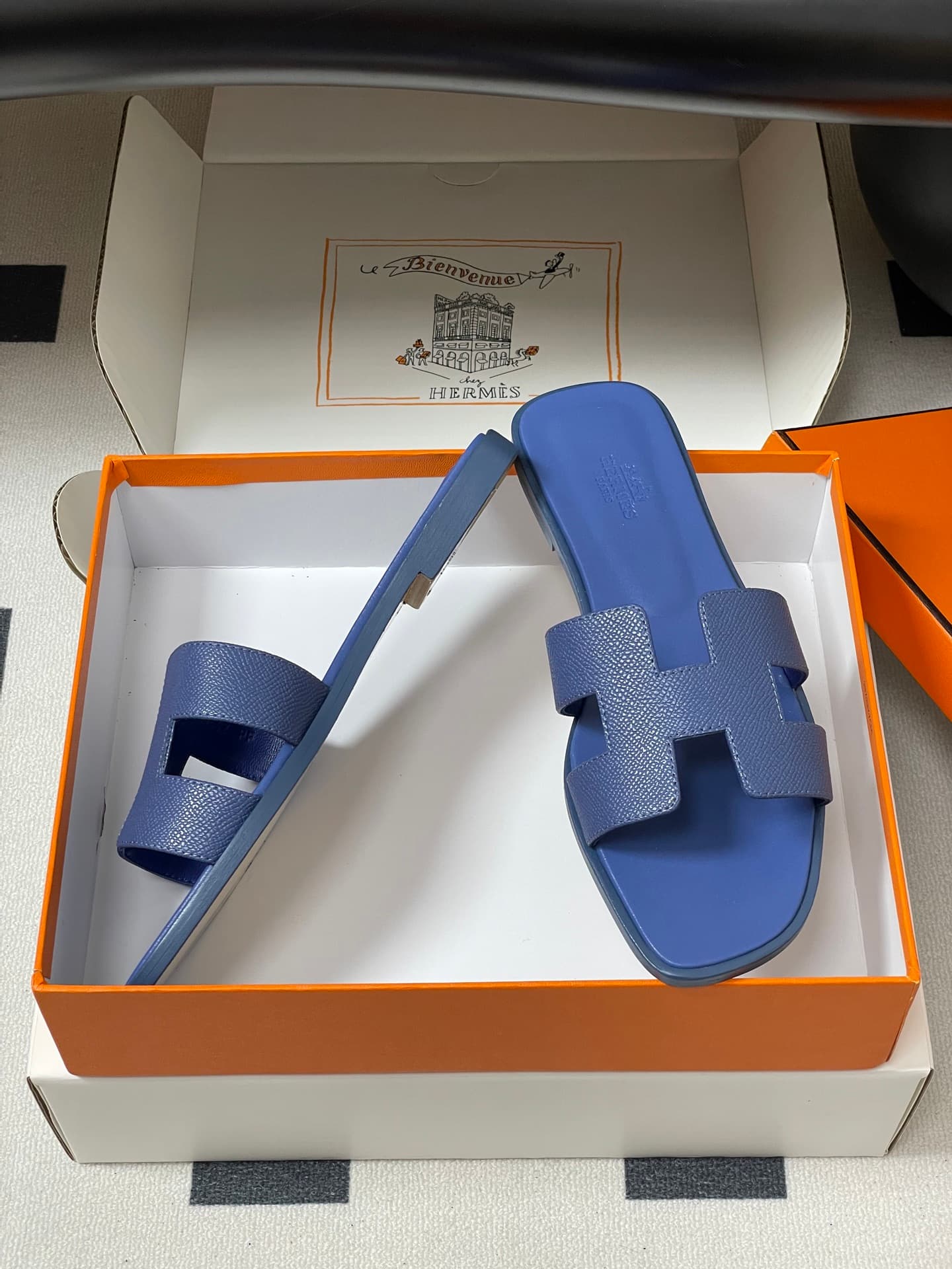 D8060 – Top-quality products (wrapped in high-end packaging boxes or scarves) — image 6