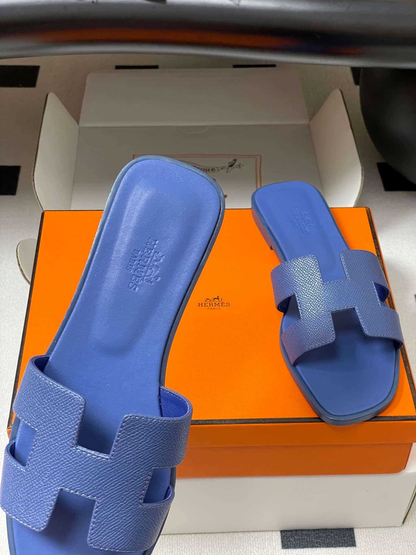 D8060 – Top-quality products (wrapped in high-end packaging boxes or scarves) — image 7
