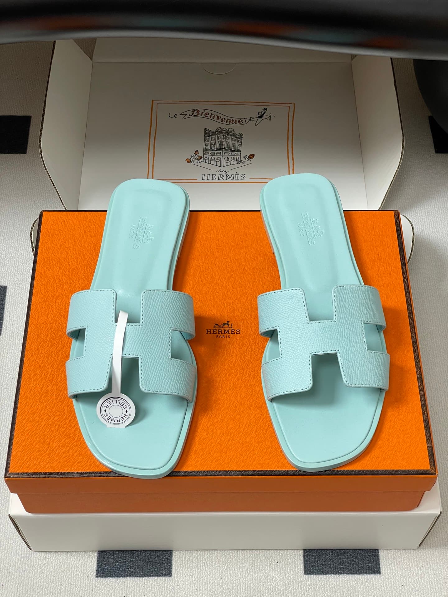 D8056 – Top-quality products (wrapped in high-end gift boxes or scarves) — image 5