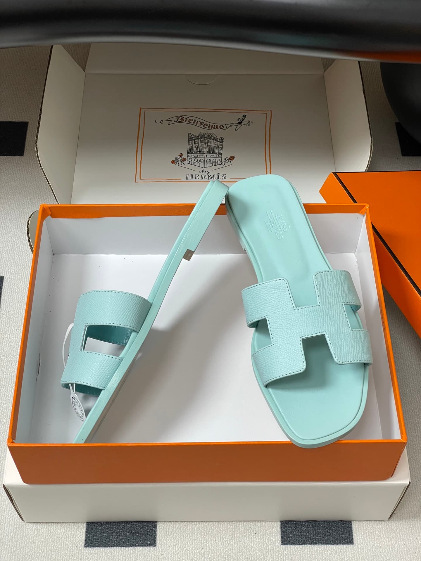 D8056 – Top-quality products (wrapped in high-end gift boxes or scarves) — image 6