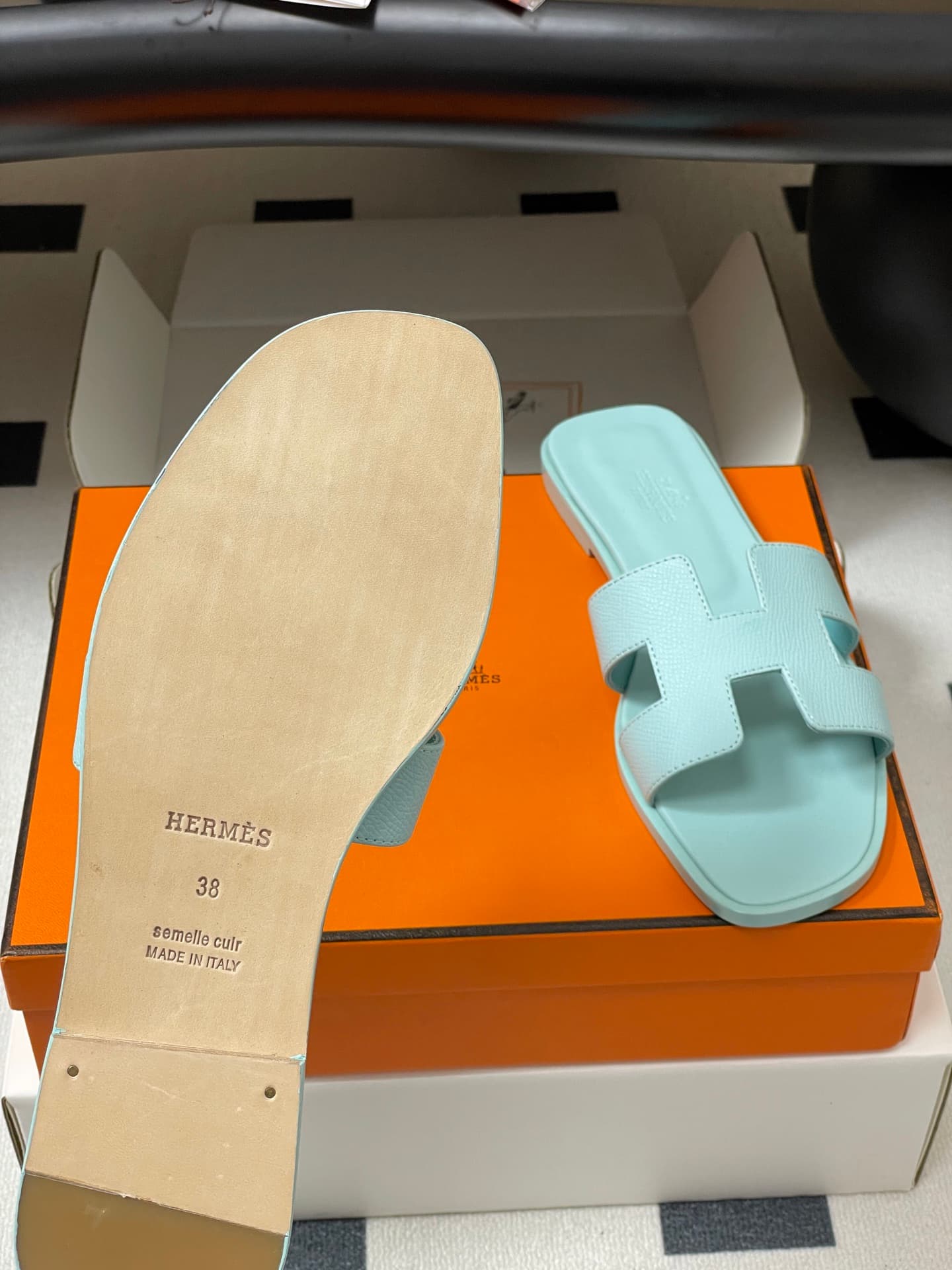 D8056 – Top-quality products (wrapped in high-end gift boxes or scarves) — image 8