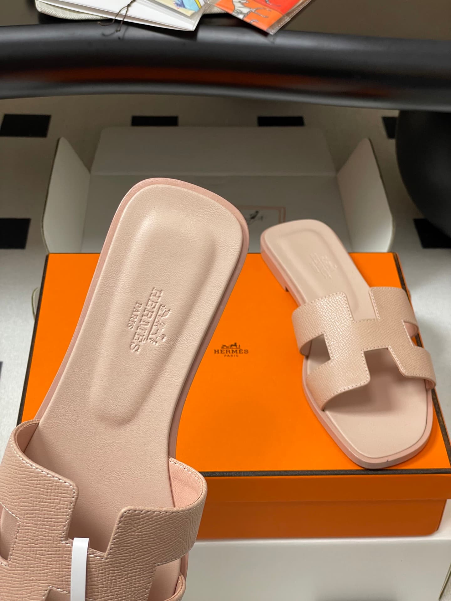 D8054 – Top-quality (come with high-end packaging boxes or scarves) — image 7