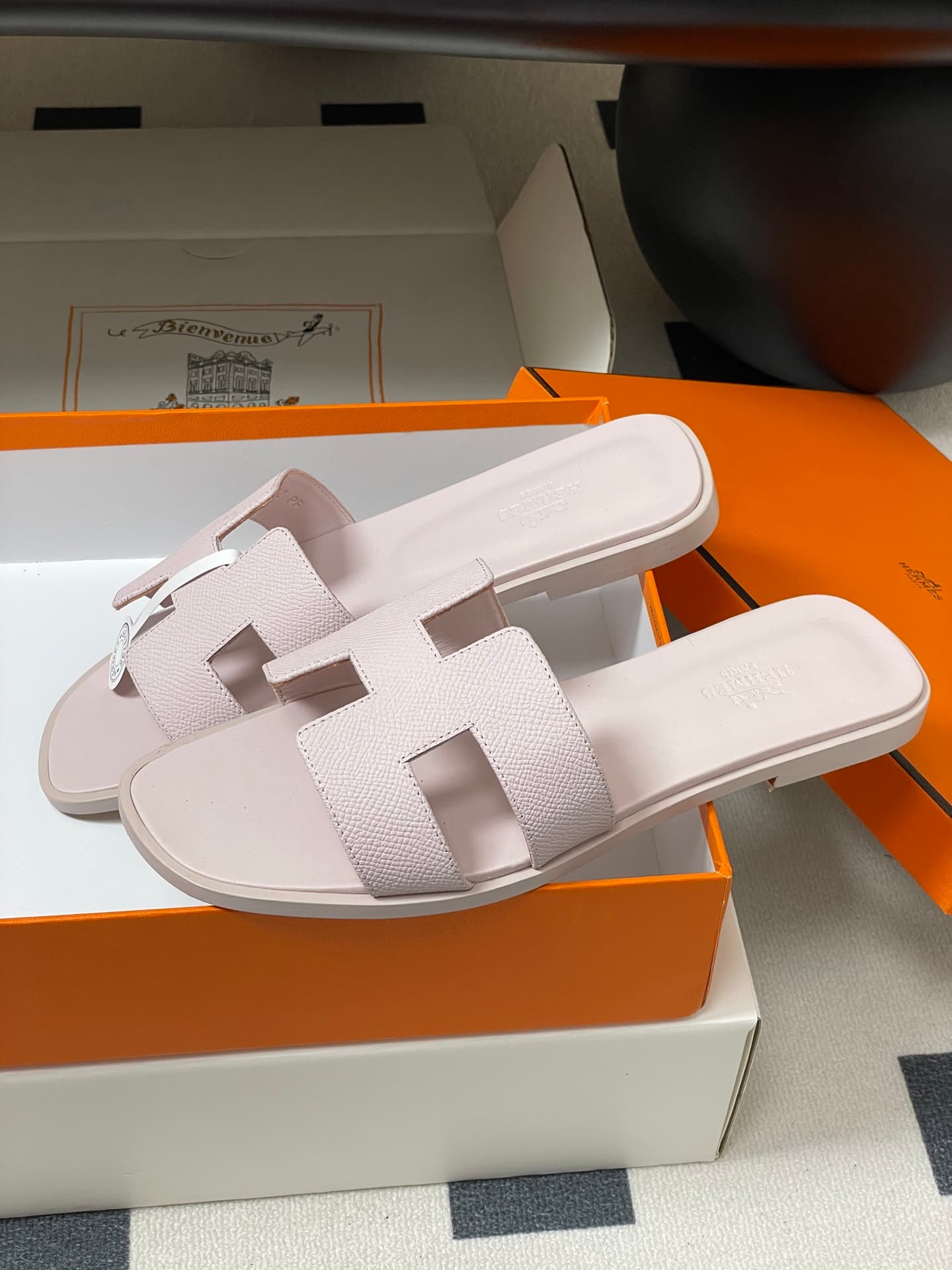 D8052 – Top-quality quality (come with high-end gift boxes or scarves) — image 4