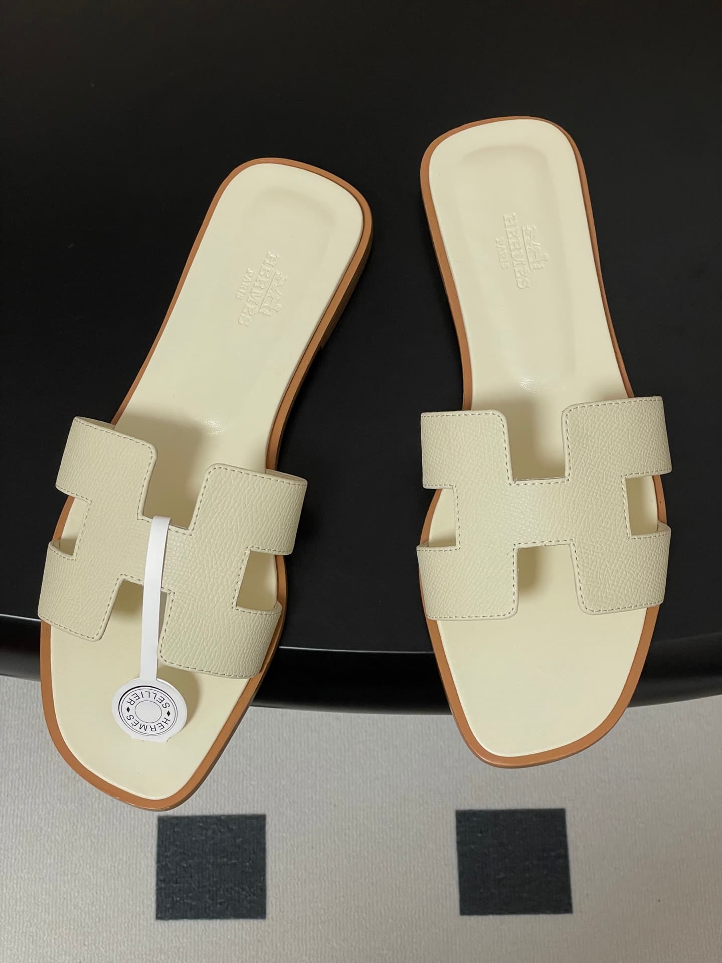 D8050 – Top-quality products (wrapped in high-end packaging boxes or scarves) — image 2