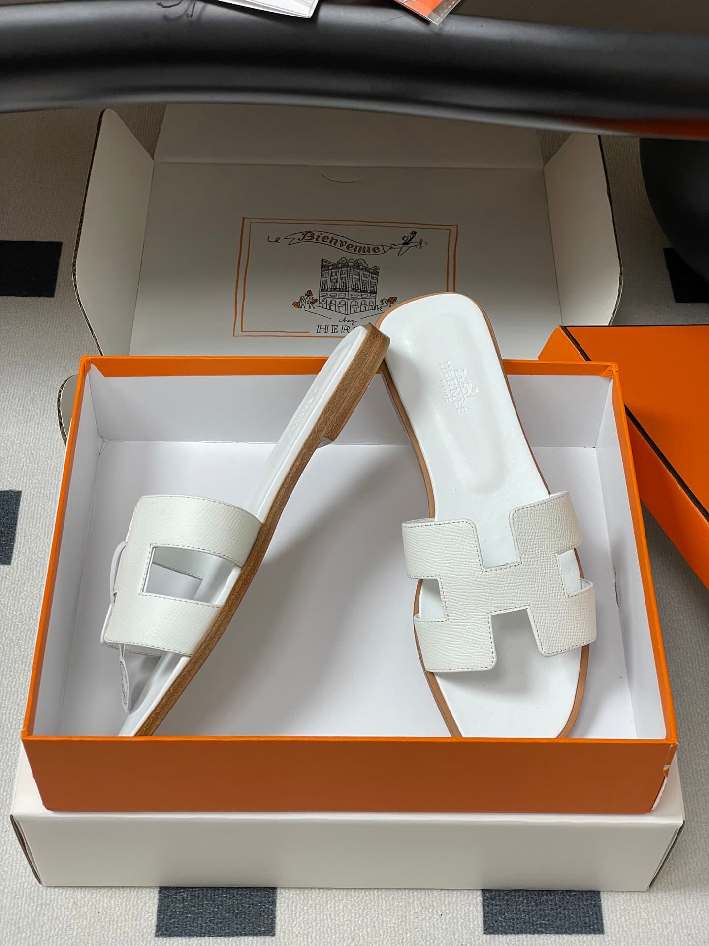 D8049 – Top-quality quality (come with high-end gift boxes/scarves) — image 6