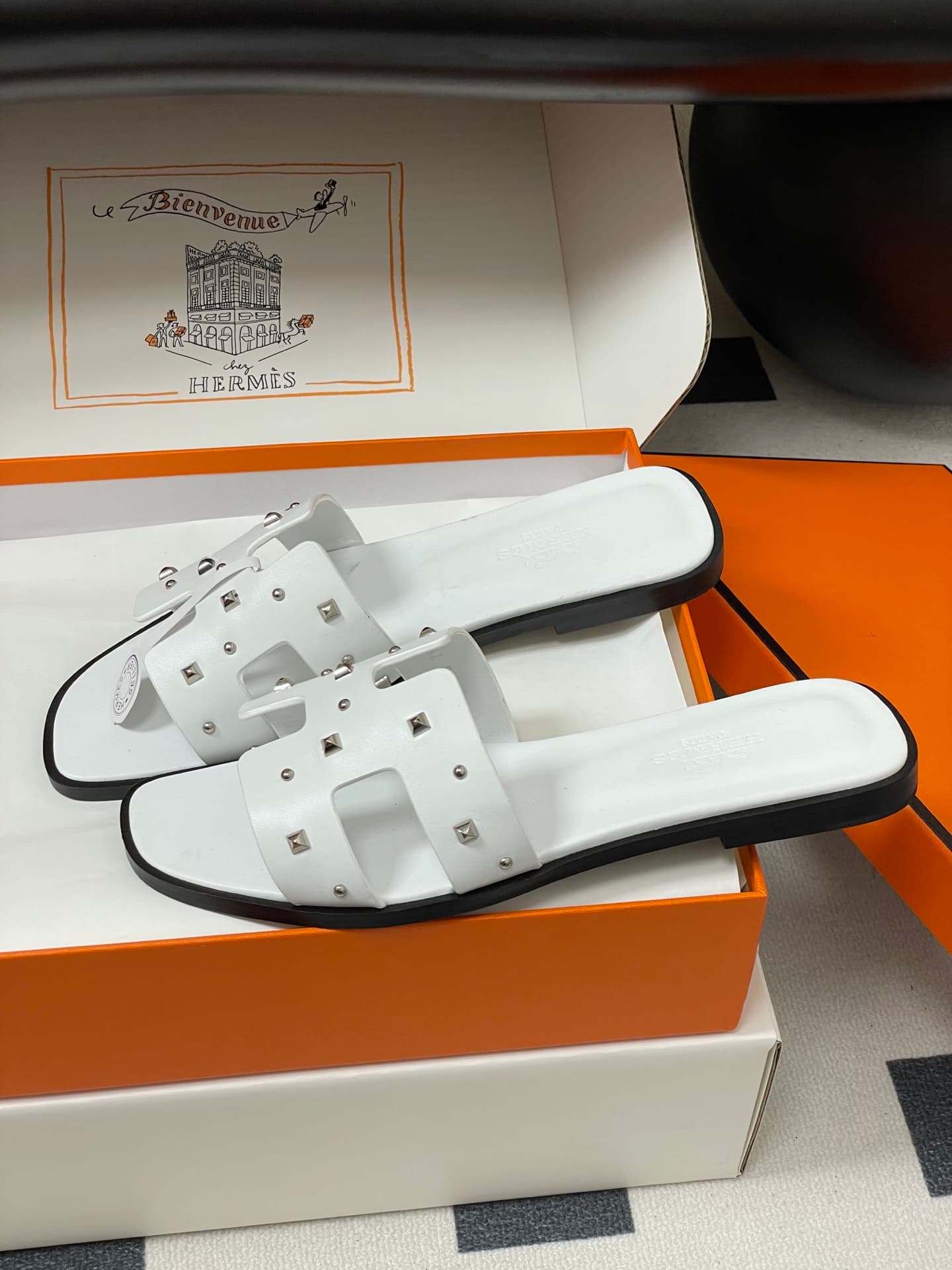 D8036 – Top-quality products (wrapped in high-end packaging boxes or scarves) — image 4