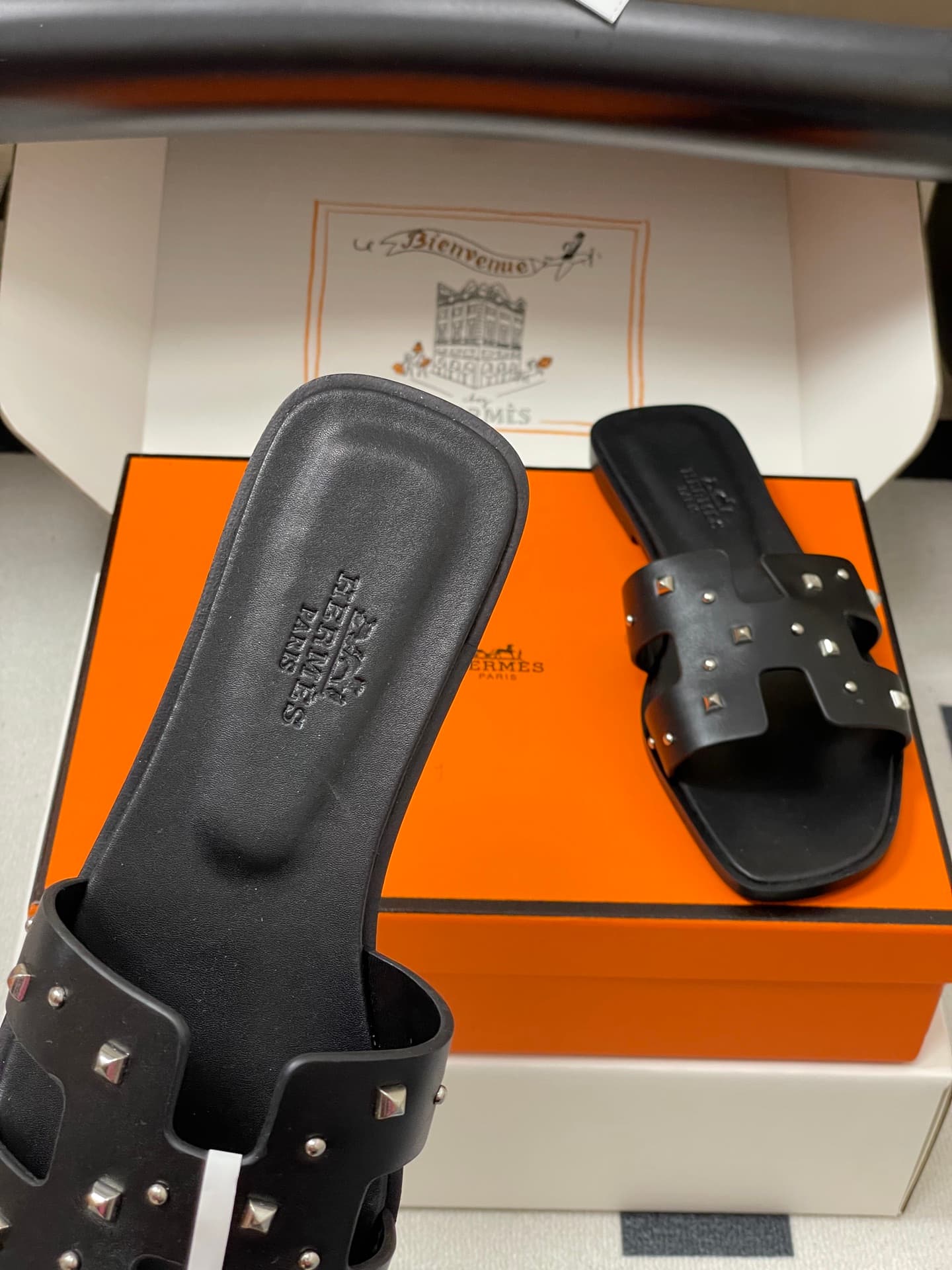 D8035 – Top-quality products (wrapped in high-end packaging boxes or scarves) — image 7