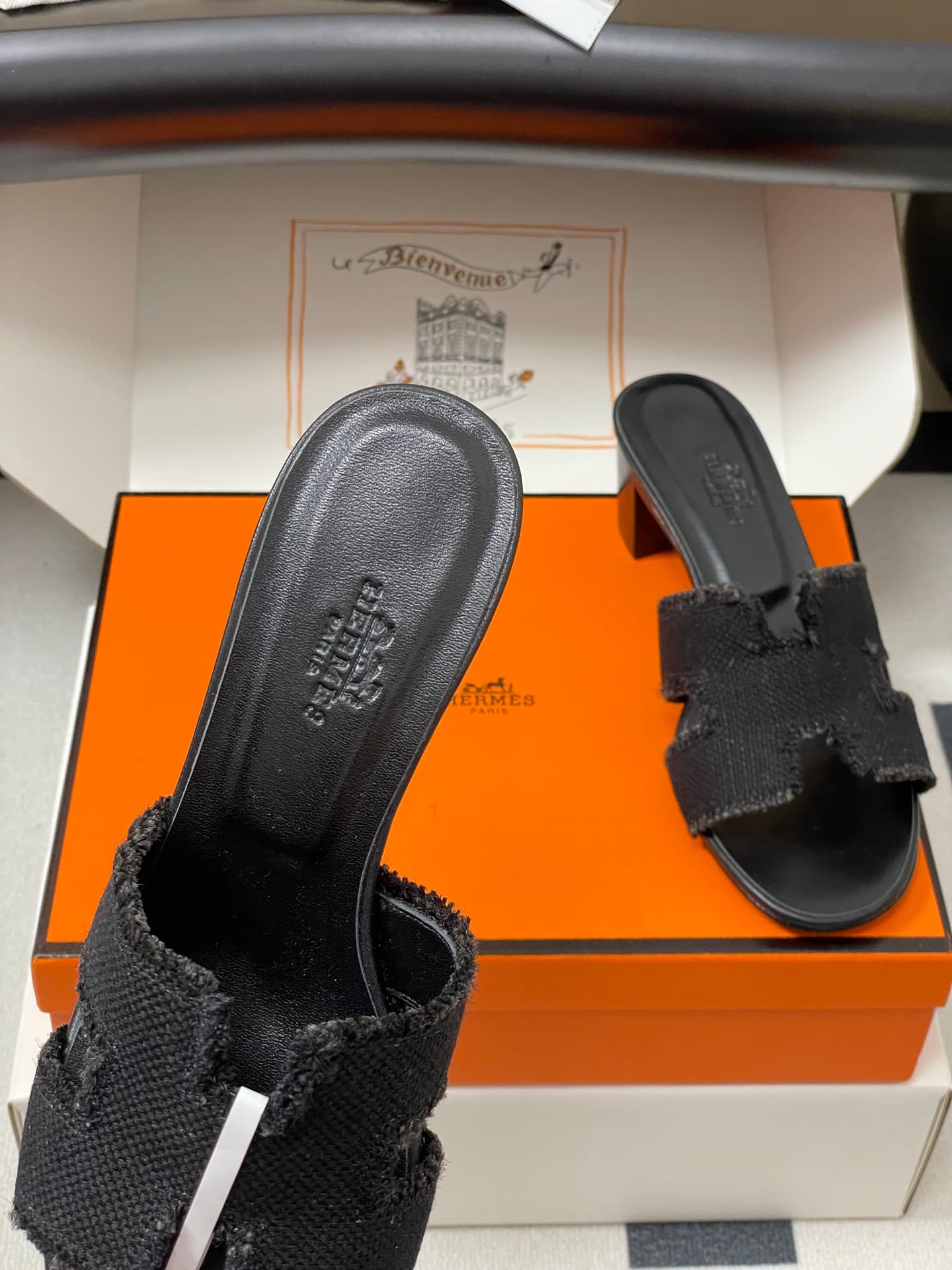 D8047 – Top-quality products (wrapped in high-end boxes or scarves) — image 7