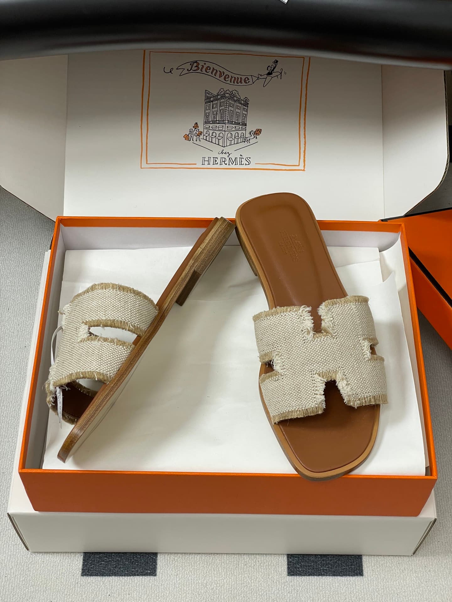 D8046 – Top-quality products (wrapped in high-end gift boxes or scarves) — image 6