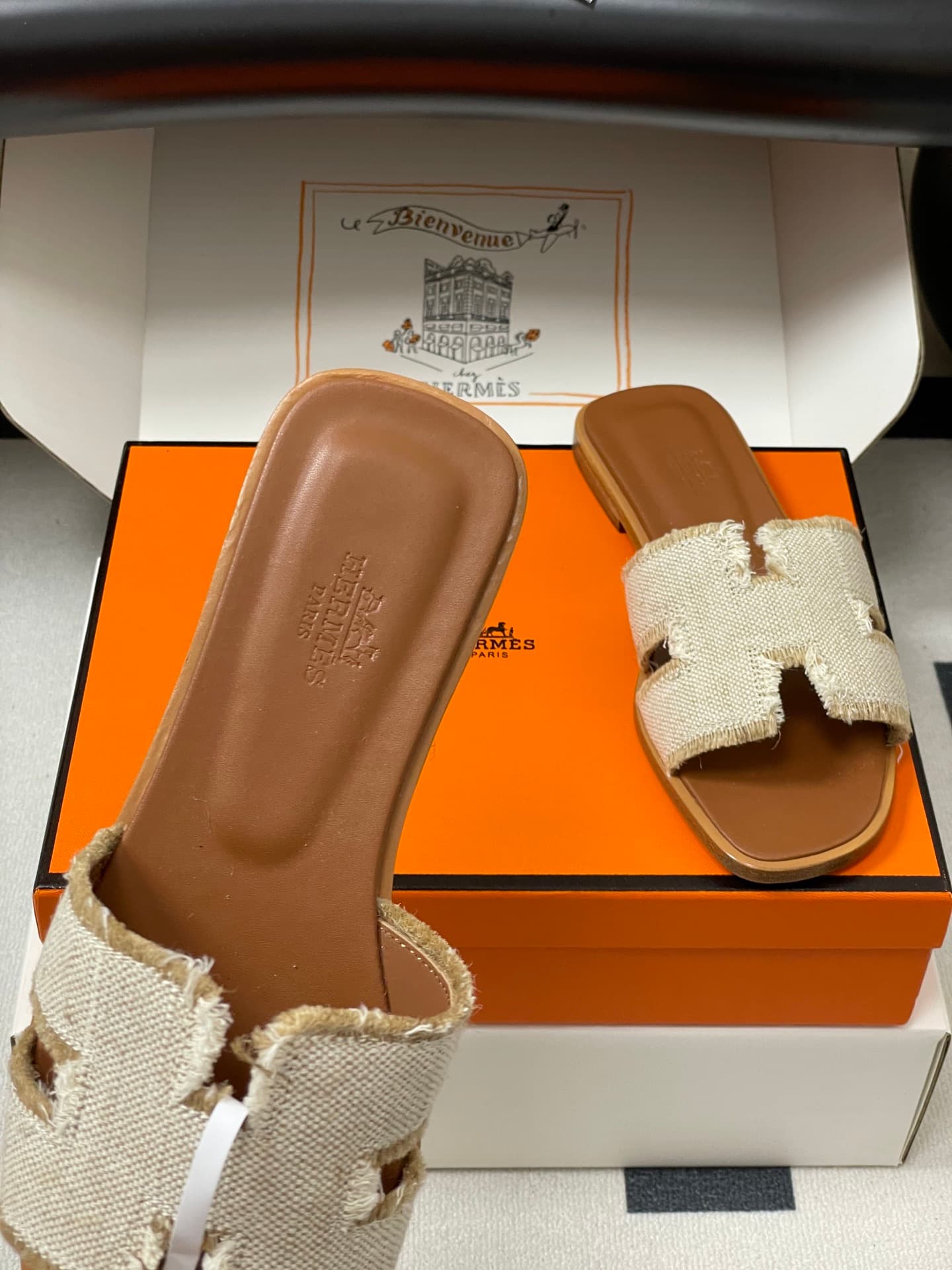 D8046 – Top-quality products (wrapped in high-end gift boxes or scarves) — image 7