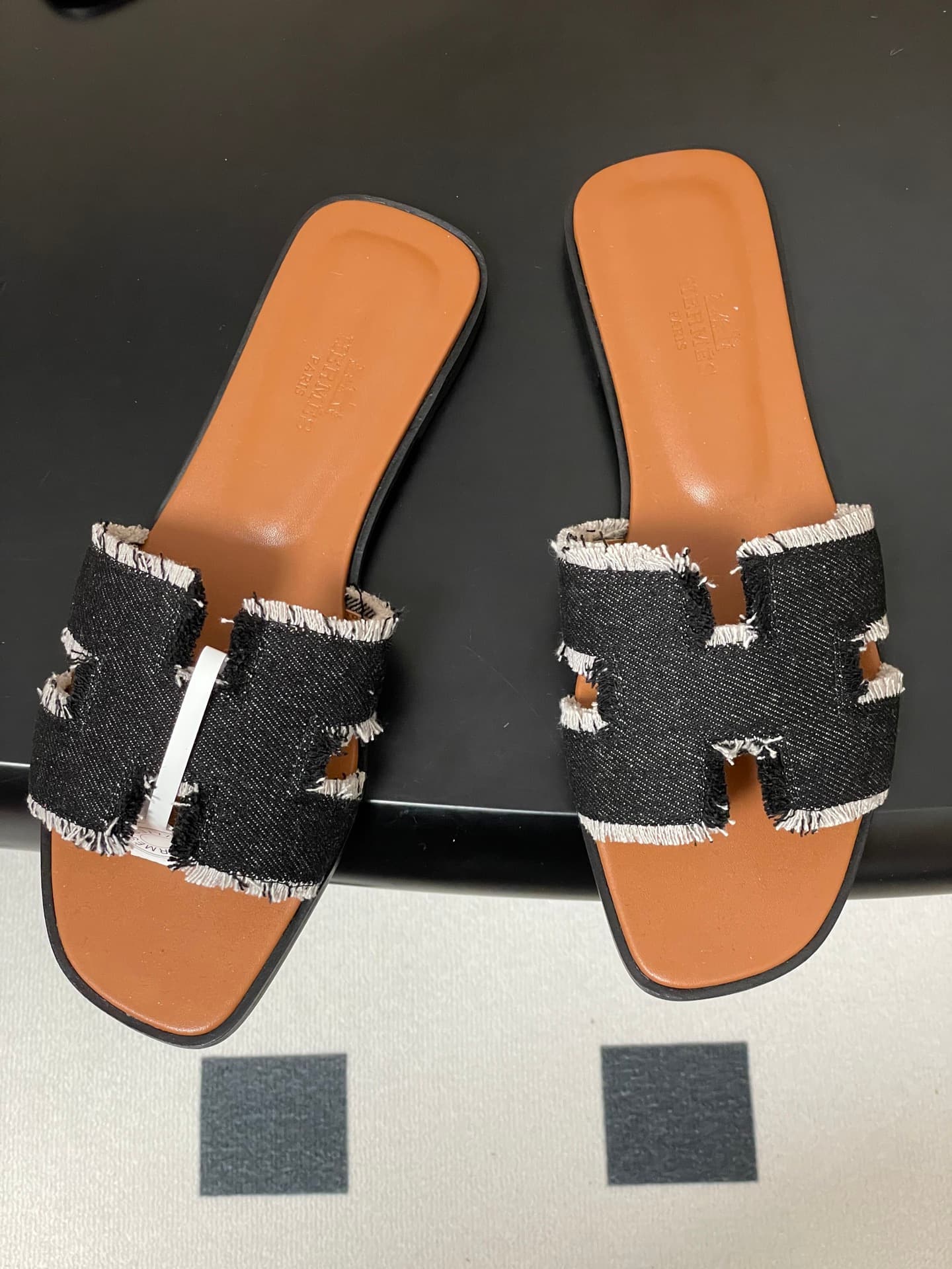 D8045 – Top-quality products (wrapped in high-end boxes or scarves) — image 2