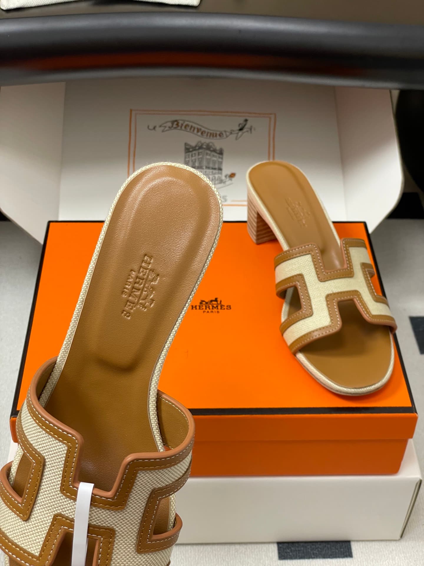 D8044 – Top-quality products (come with high-end gift boxes or scarves) — image 7
