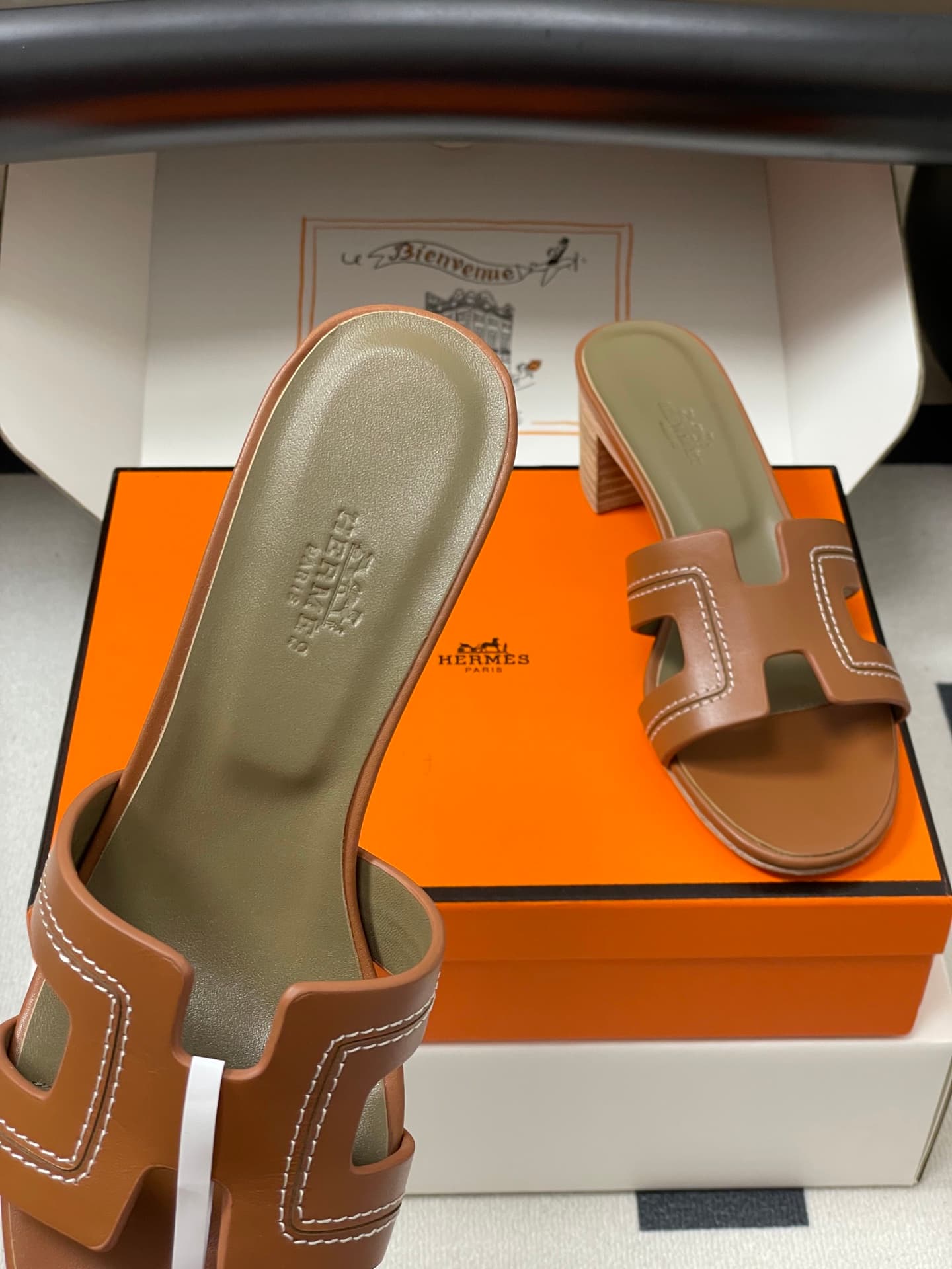 D8042 – Top-quality products (wrapped in high-end packaging boxes or scarves) — image 7