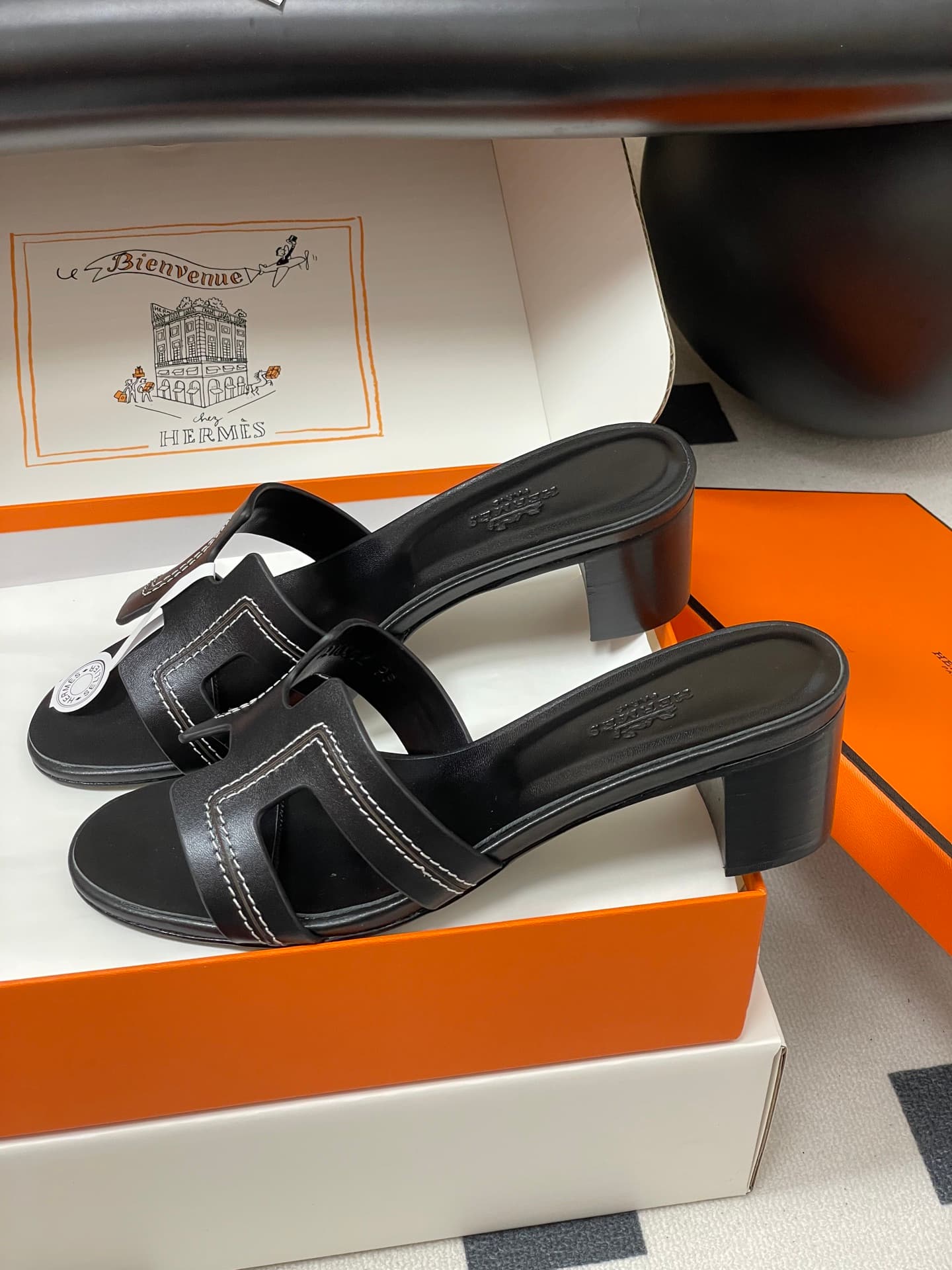 D8040 – Top-quality products (wrapped in high-end gift boxes or scarves) — image 4