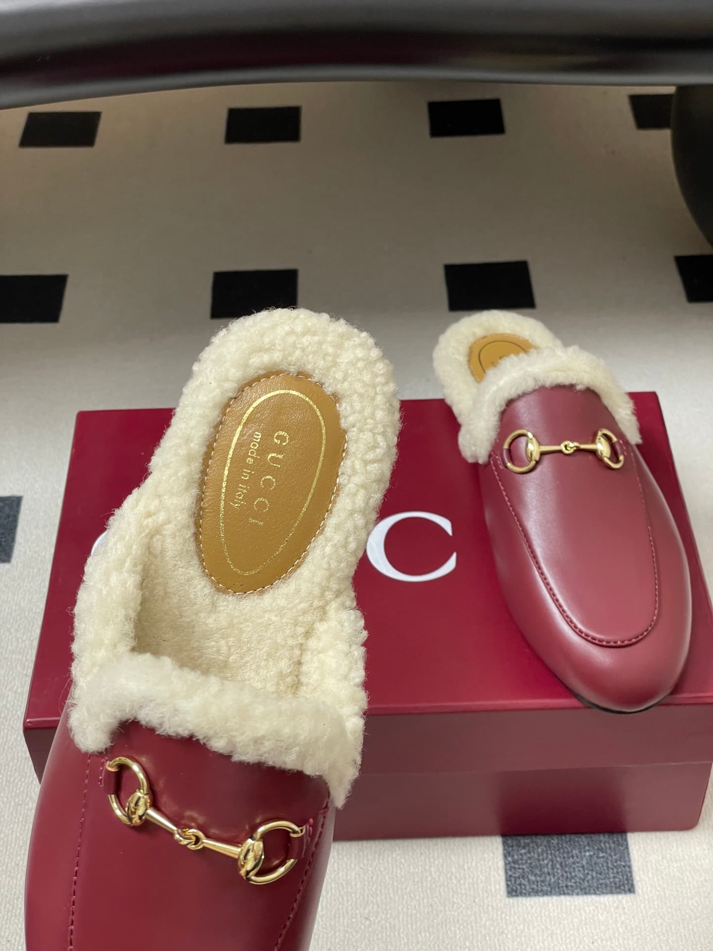 D7118 🏧𝐆𝐔𝐂𝐂𝐈 Gucci Princetown classic wool slippers, suede-mouthed mules with buckle feet, half-slipper style slippers made of Merino wool. — image 4