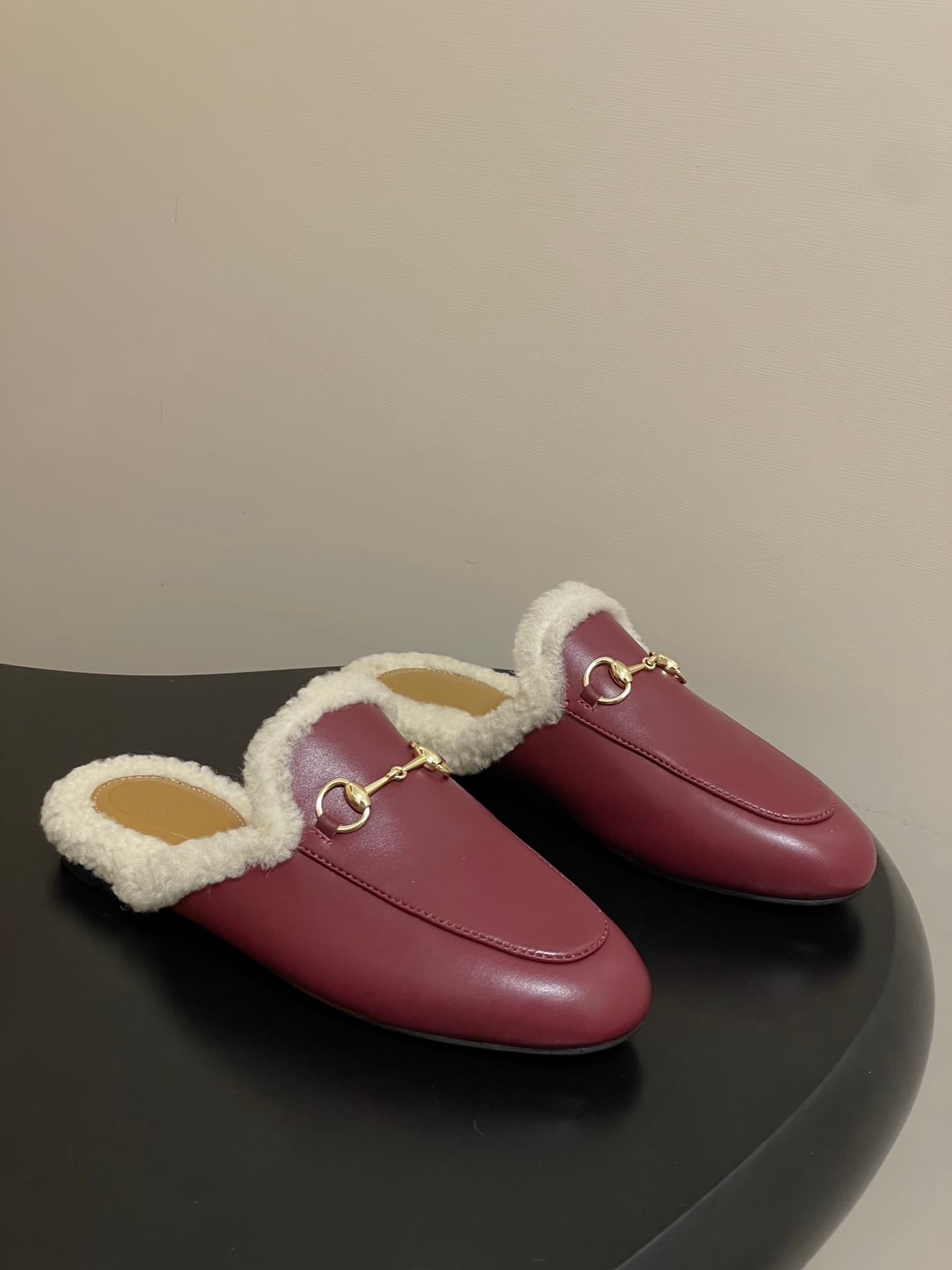 D7118 🏧𝐆𝐔𝐂𝐂𝐈 Gucci Princetown classic wool slippers, suede-mouthed mules with buckle feet, half-slipper style slippers made of Merino wool. — image 7