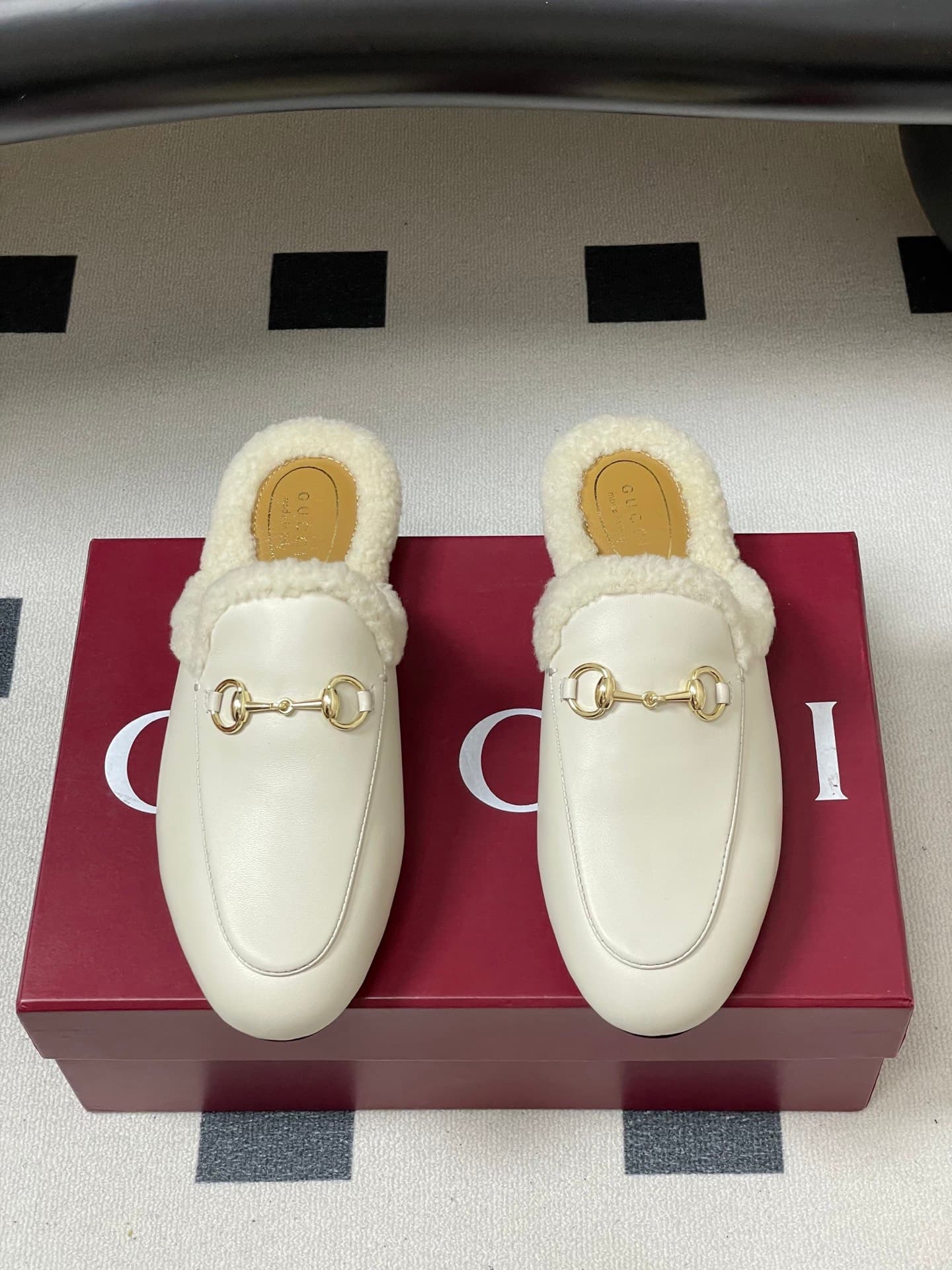 D7117 🏧𝐆𝐔𝐂𝐂𝐈 Gucci Princetown classic wool slippers, suede-moutier shoes with buckle, half-slipper style, Merino sheep wool slippers. — image 2