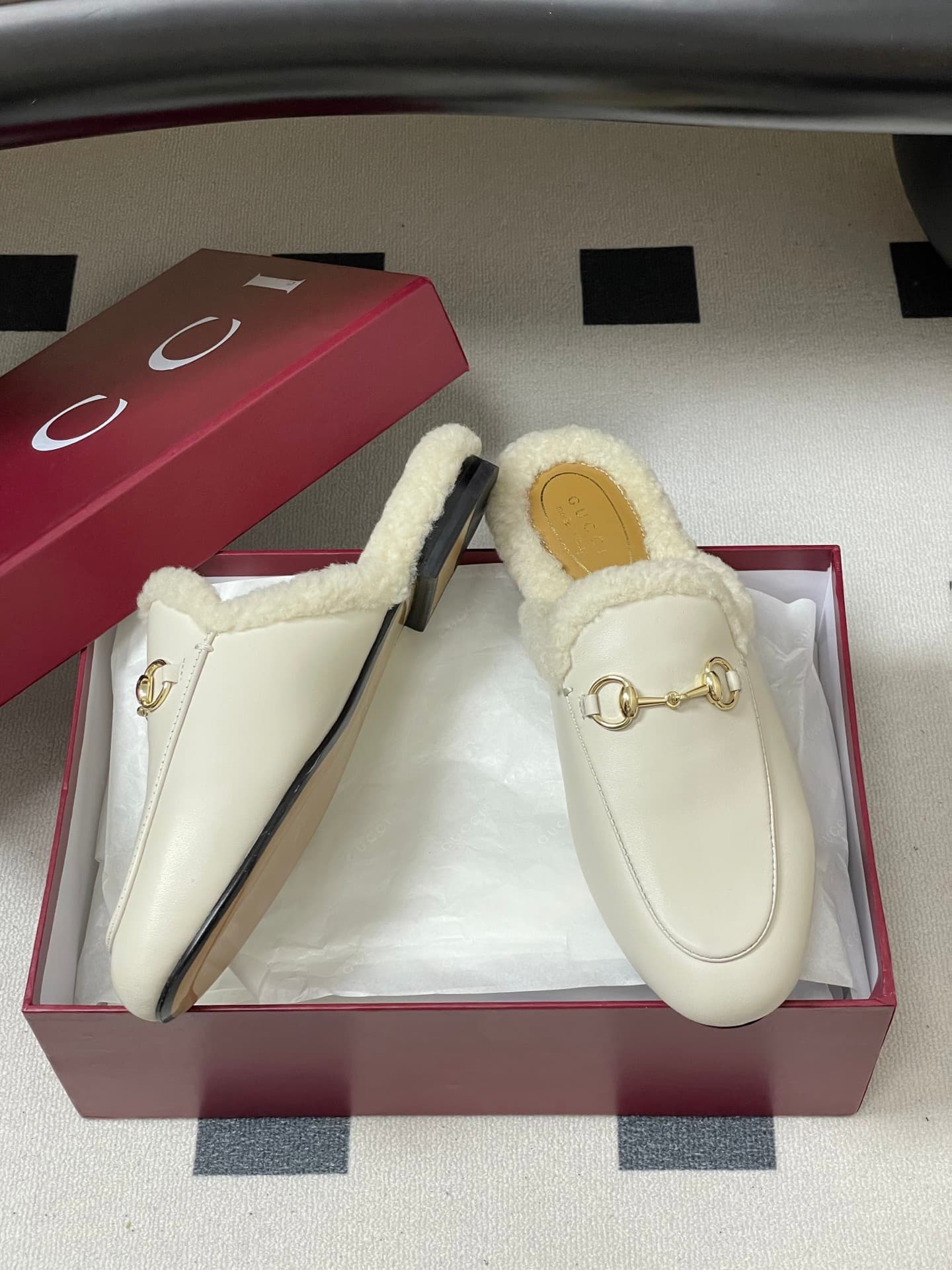 D7117 🏧𝐆𝐔𝐂𝐂𝐈 Gucci Princetown classic wool slippers, suede-moutier shoes with buckle, half-slipper style, Merino sheep wool slippers. — image 3