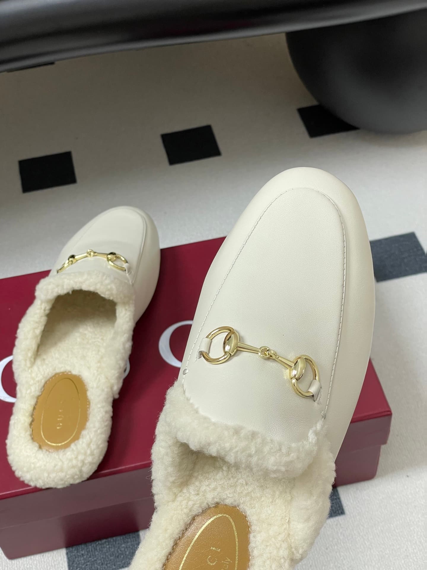 D7117 🏧𝐆𝐔𝐂𝐂𝐈 Gucci Princetown classic wool slippers, suede-moutier shoes with buckle, half-slipper style, Merino sheep wool slippers. — image 6