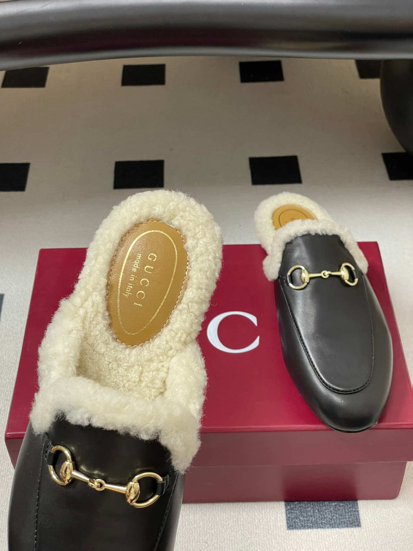 D7115 🏧𝐆𝐔𝐂𝐂𝐈 Gucci Princetown classic wool slippers, moutier shoes with leather texture, buckle-style flat slippers made of Merino sheep wool. — image 4