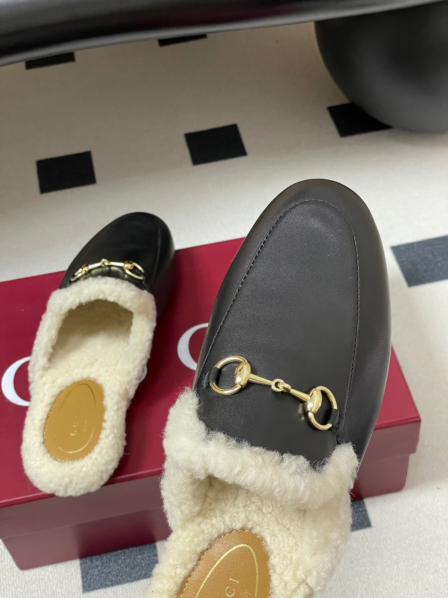 D7115 🏧𝐆𝐔𝐂𝐂𝐈 Gucci Princetown classic wool slippers, moutier shoes with leather texture, buckle-style flat slippers made of Merino sheep wool. — image 6