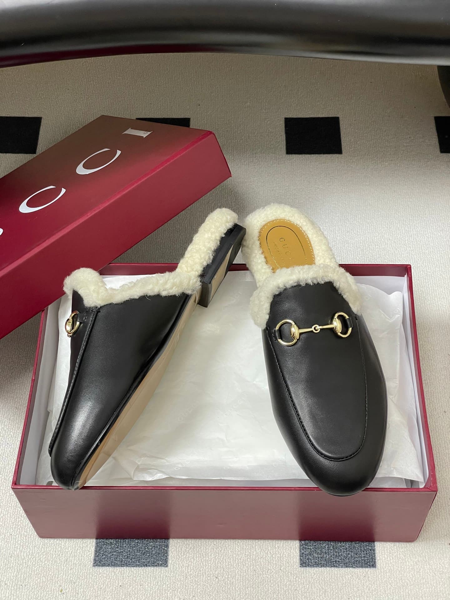 D7115 🏧𝐆𝐔𝐂𝐂𝐈 Gucci Princetown classic wool slippers, moutier shoes with leather texture, buckle-style flat slippers made of Merino sheep wool. — image 3