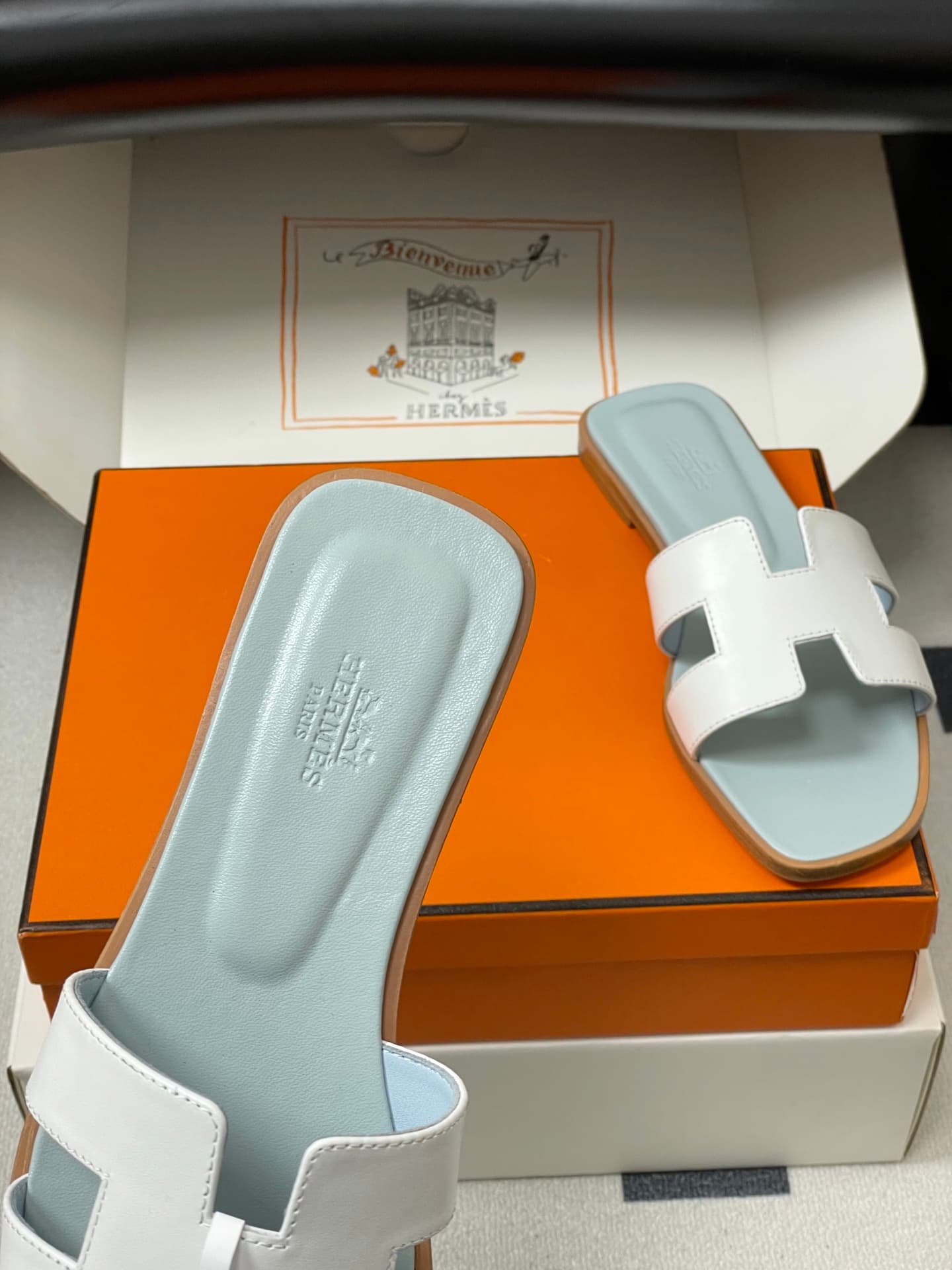 D8029 – Top-quality products (wrapped in high-end gift boxes ✈️/scarves) — image 7