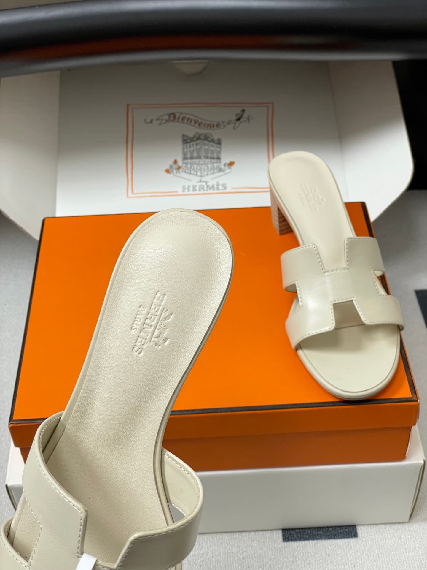 D8028 – Top-quality products (wrapped in high-end packaging ✈️/scarves) — image 7