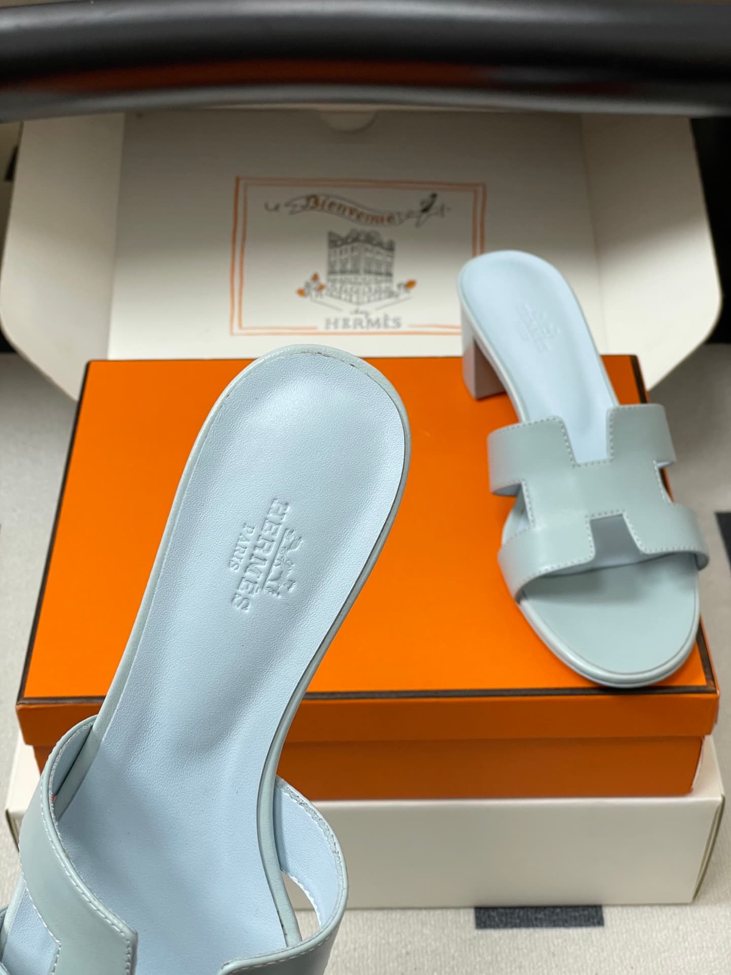 D8026 – Top-quality products (wrapped in high-end gift boxes ✈️/scarves) — image 7
