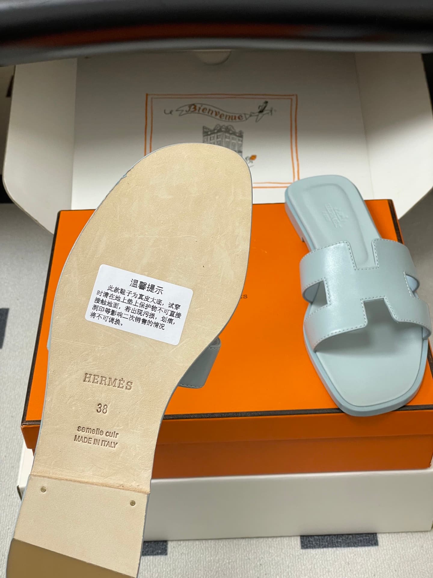 D8025 – Top-quality products (wrapped in high-end luggage boxes ✈️/scarves) — image 8