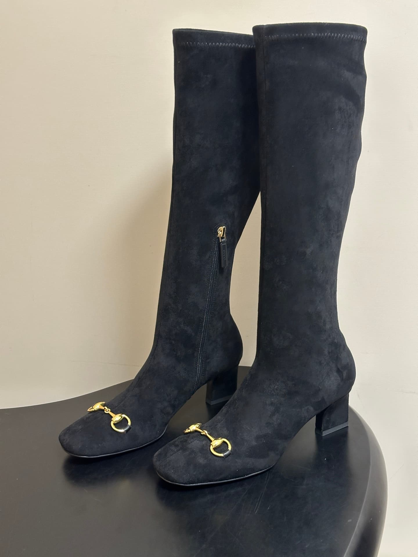 D6928 - — image 3