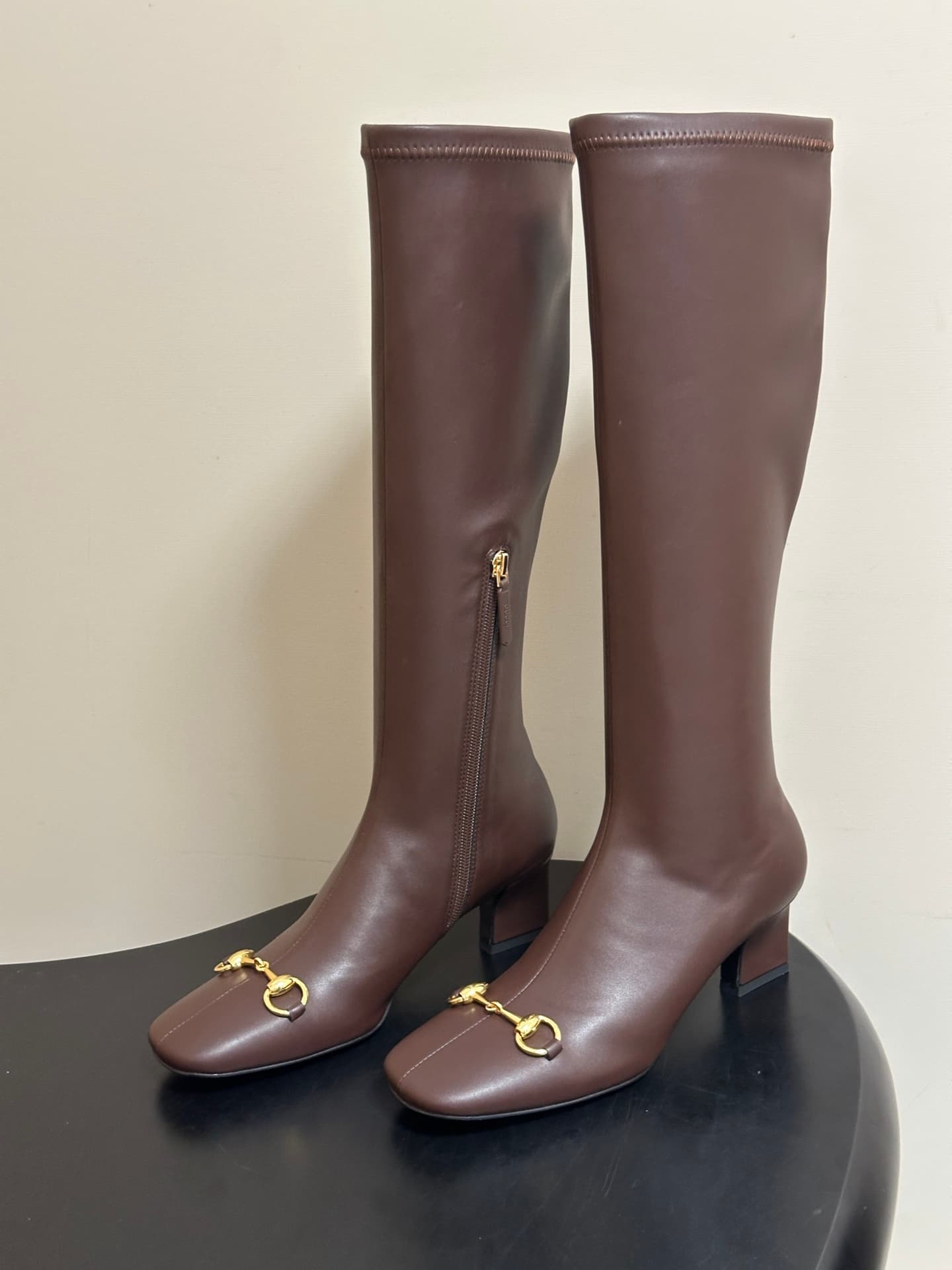 D6927 - — image 3