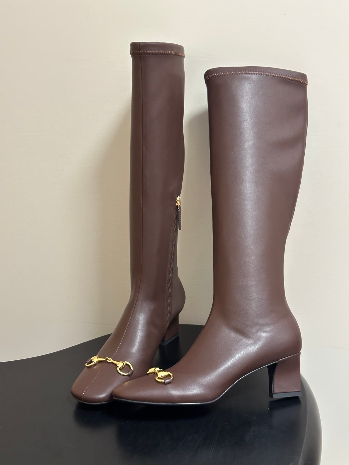 D6927 - — image 2