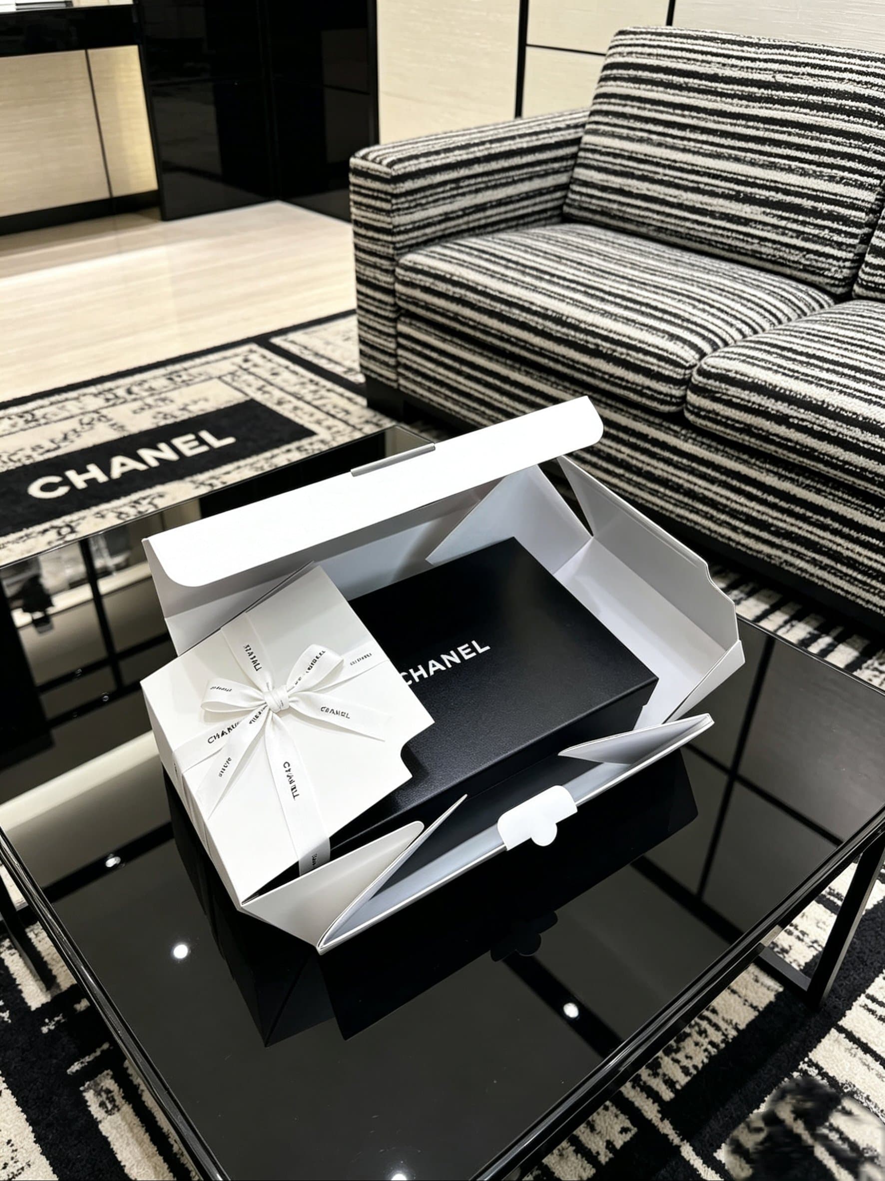 D4017 Delivered in a special box packaging for Chanel — image 8