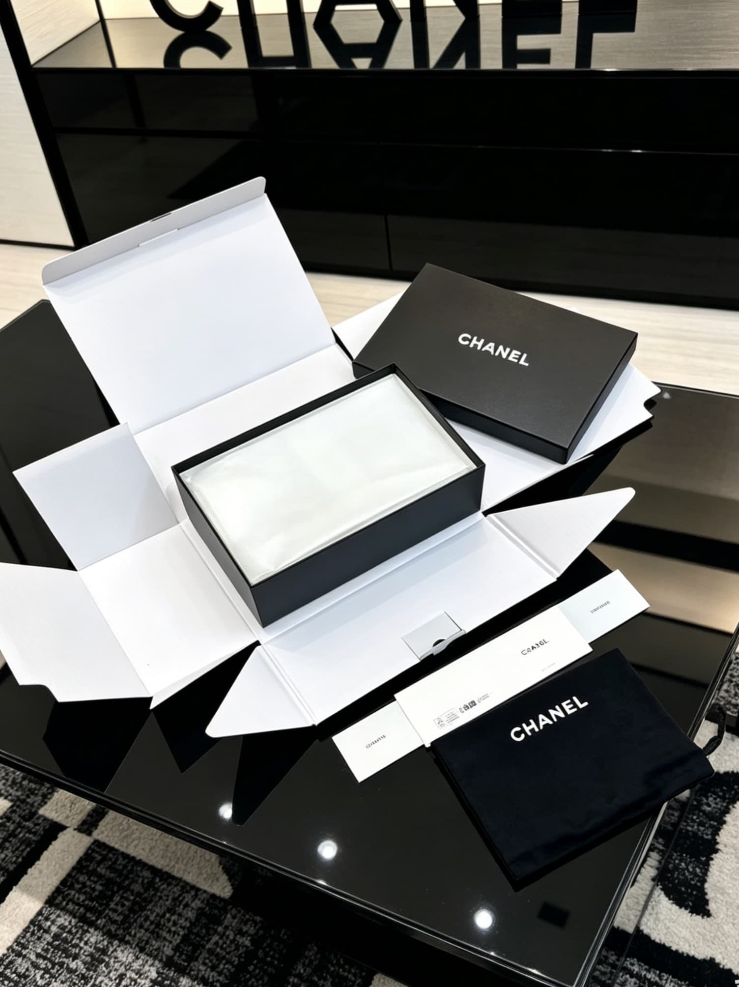 D4017 Delivered in a special box packaging for Chanel — image 6