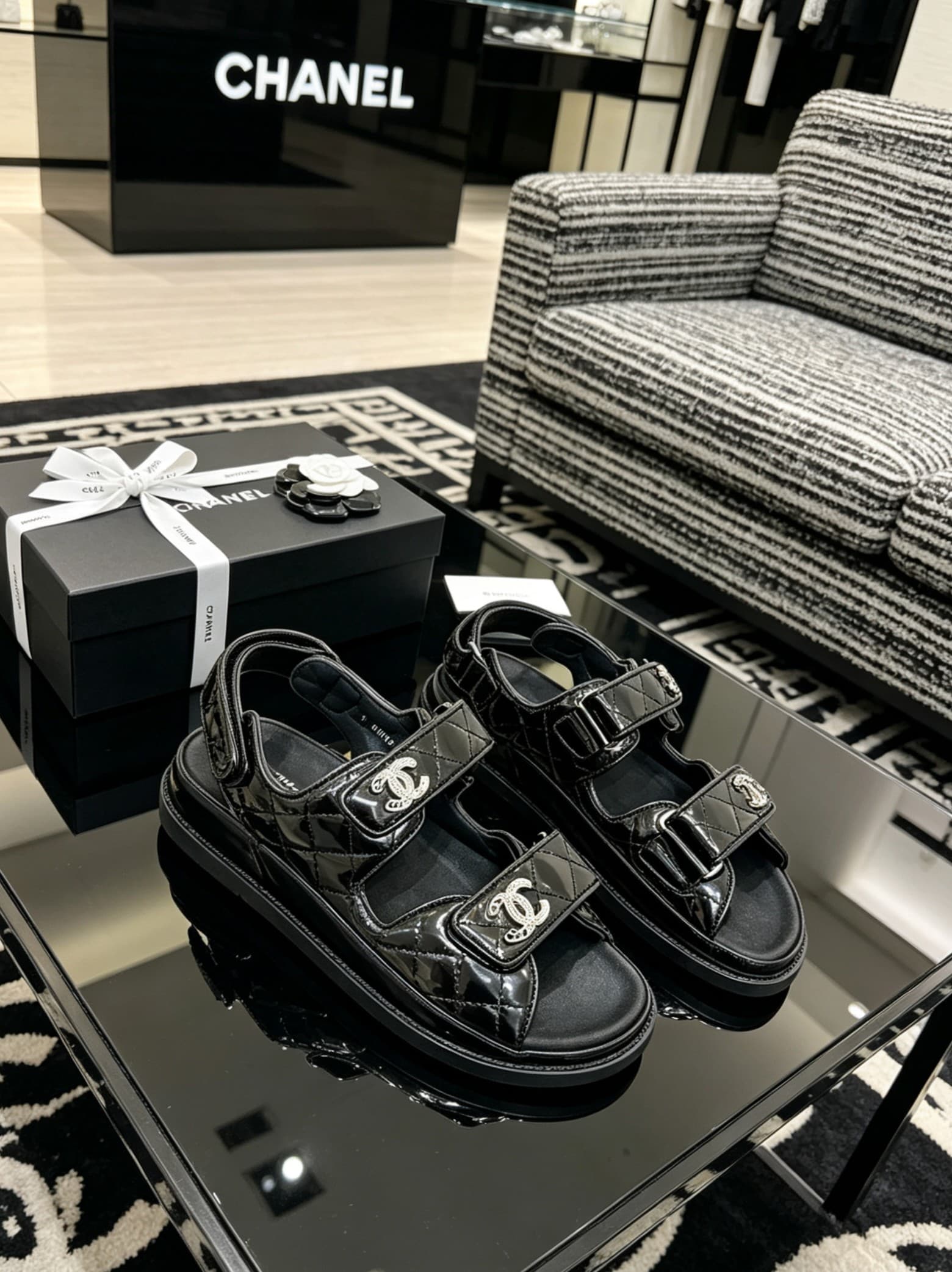 D4035 Delivered in a special box packaging for Chanel — image 3