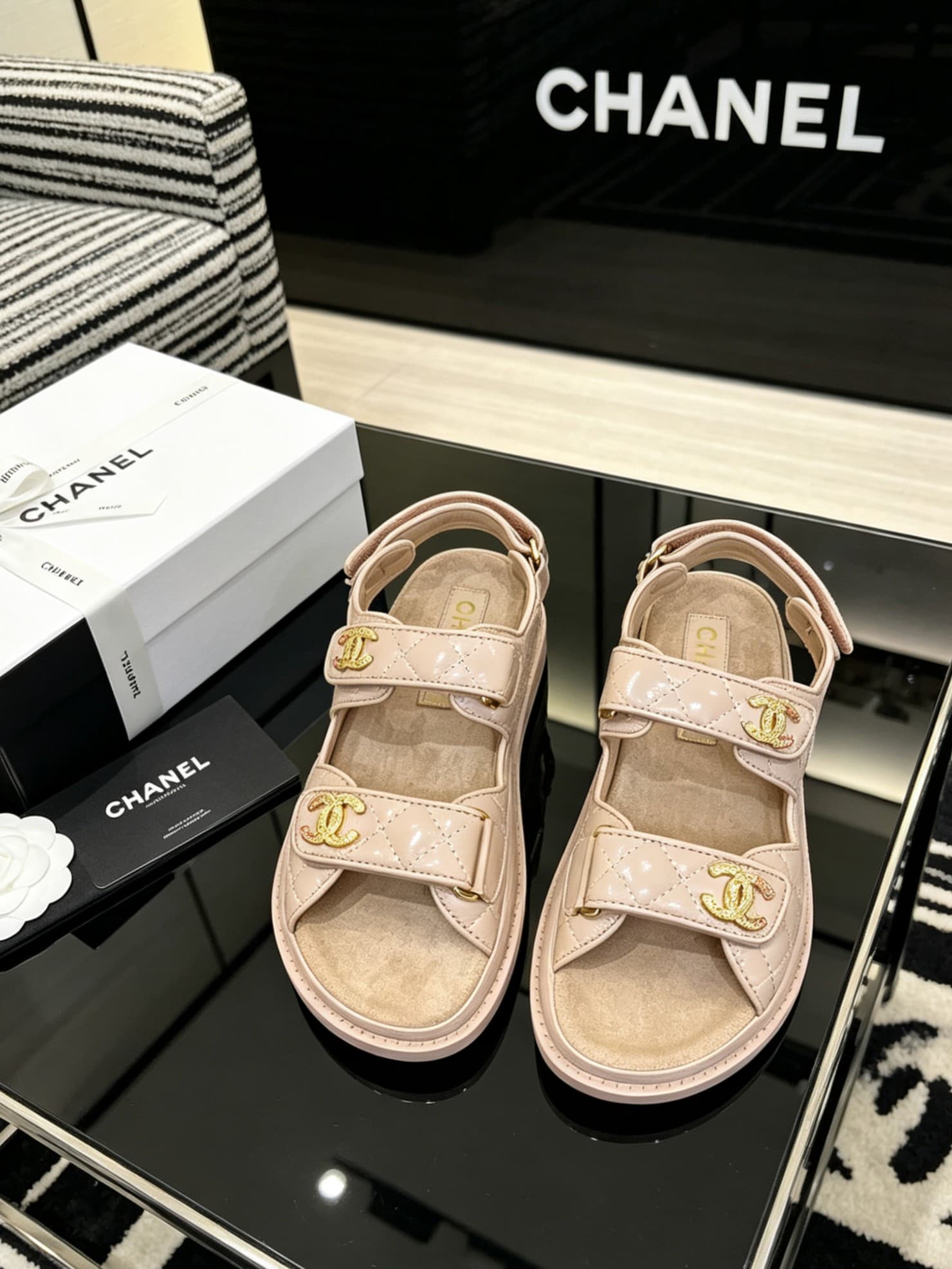D4034 Delivered in a special box packaging for Chanel — image 1