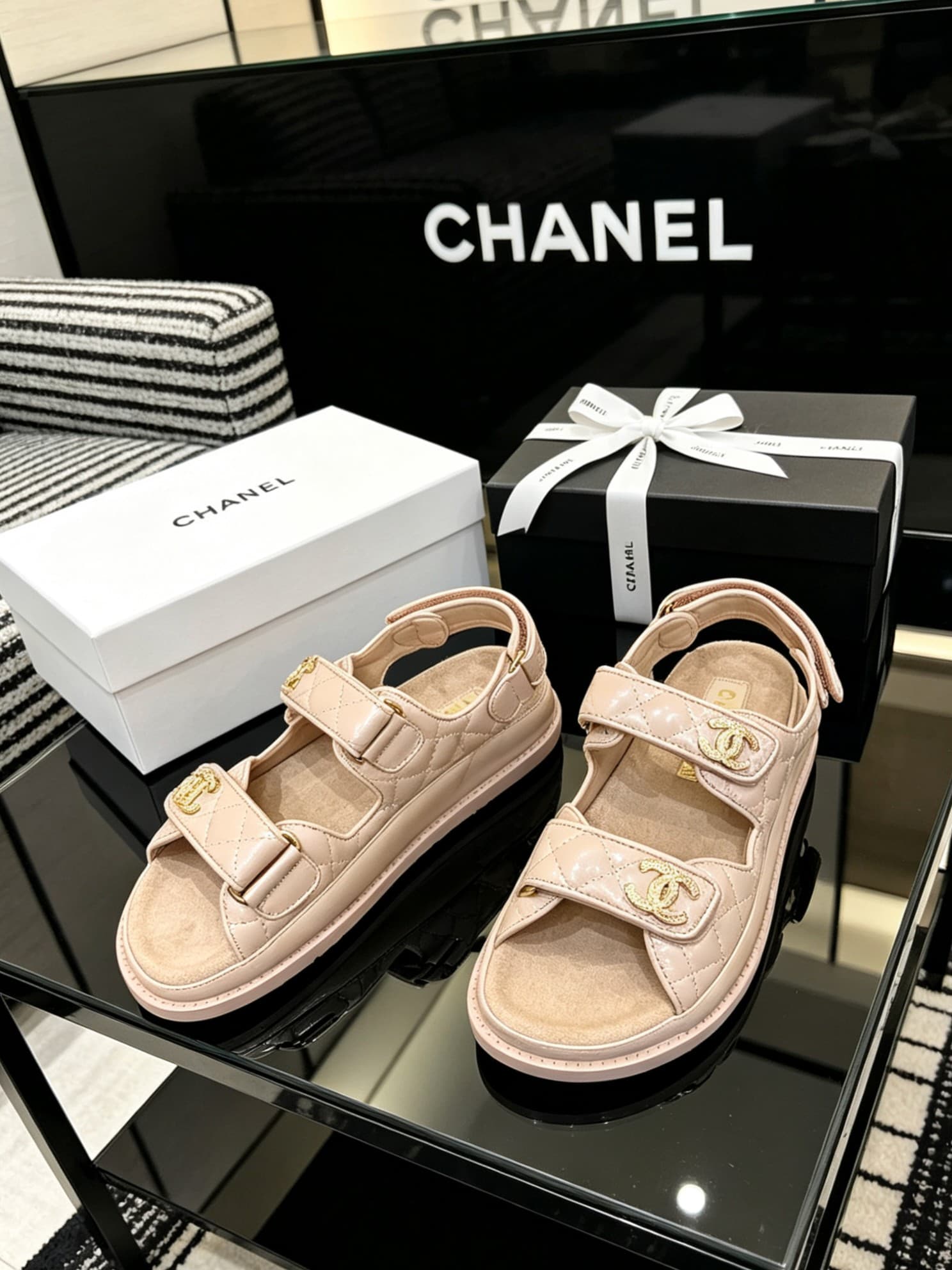 D4034 Delivered in a special box packaging for Chanel — image 2