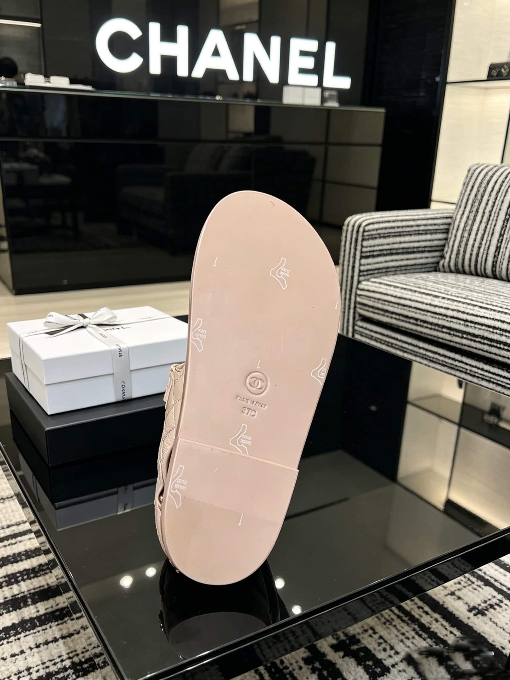 D4034 Delivered in a special box packaging for Chanel — image 5