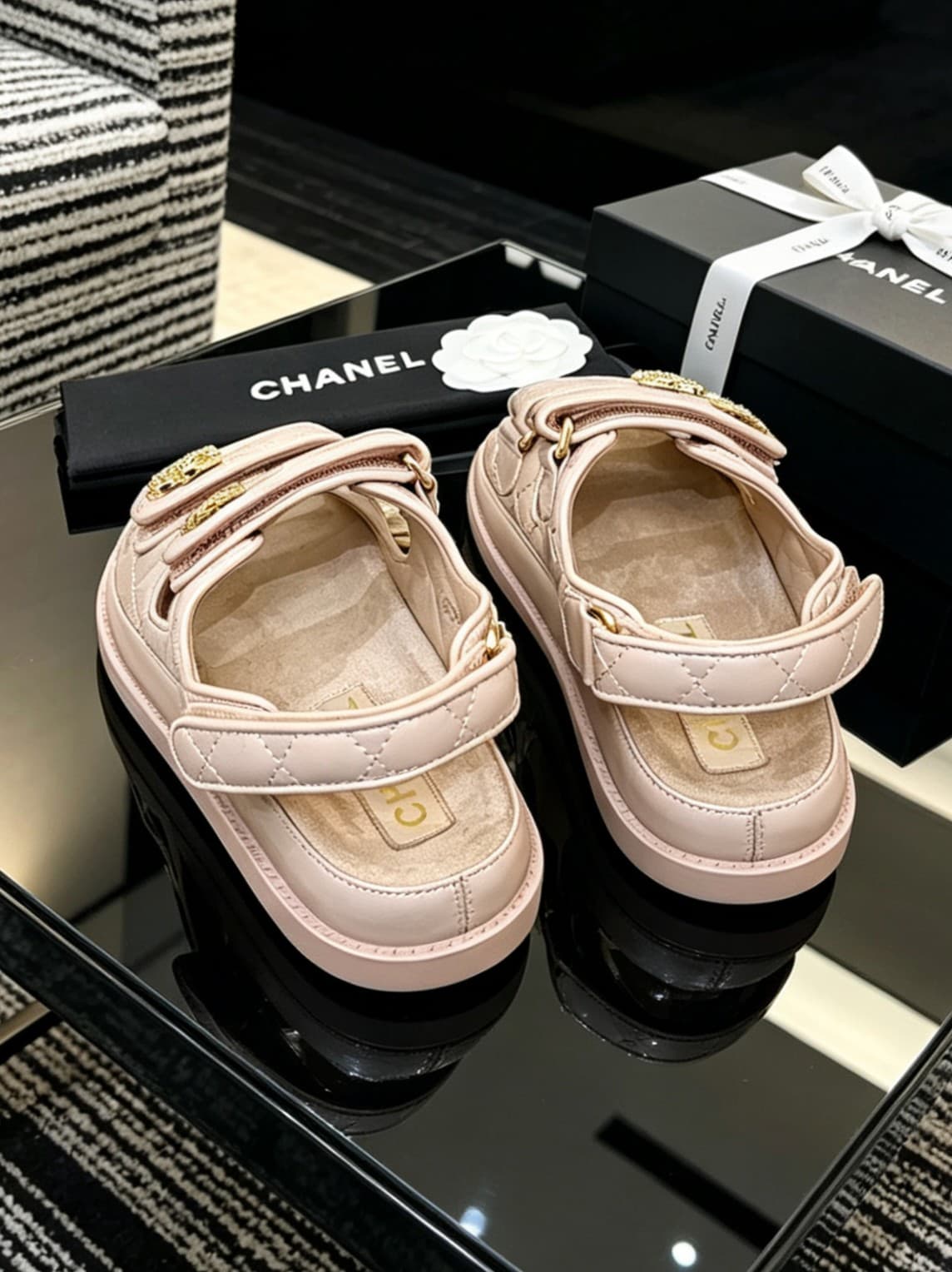 D4034 Delivered in a special box packaging for Chanel — image 8