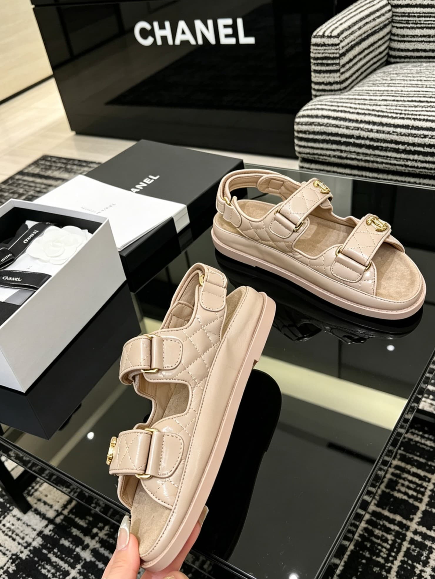 D4034 Delivered in a special box packaging for Chanel — image 6