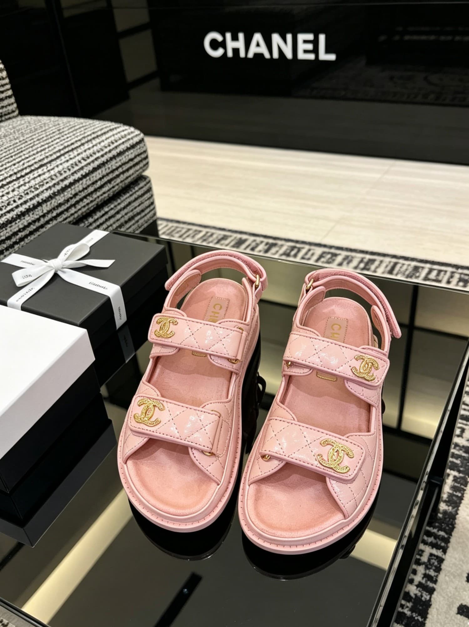 D4032 Delivered in a special box packaging for Chanel — image 2