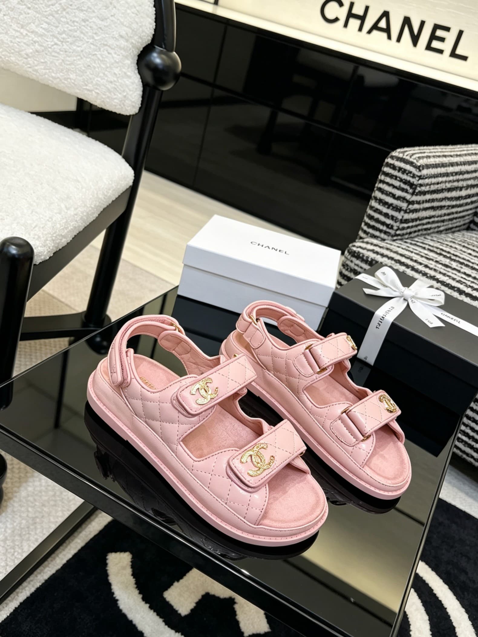 D4032 Delivered in a special box packaging for Chanel — image 3