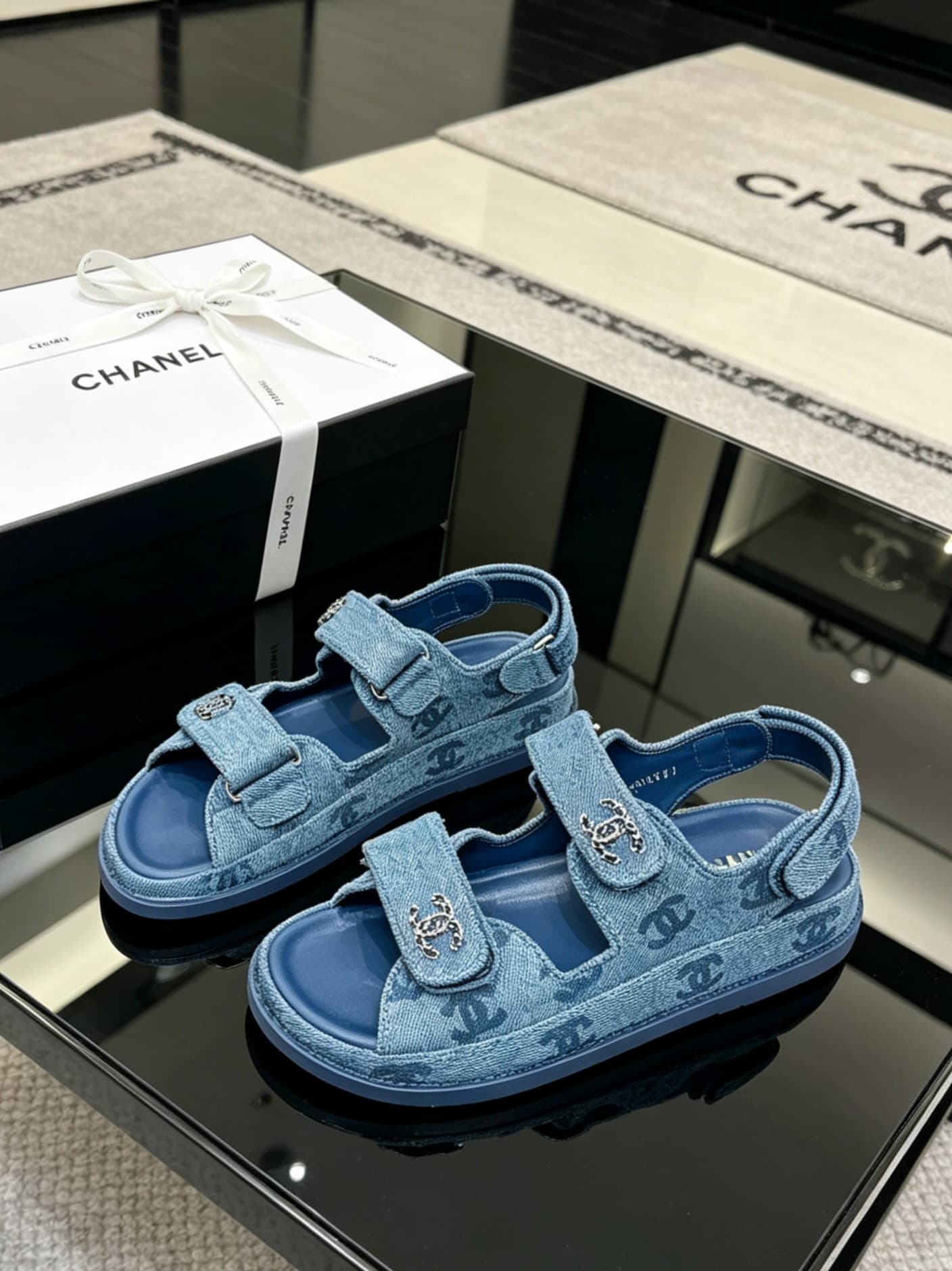 D4030 Delivered in a special box packaging for Chanel — image 5