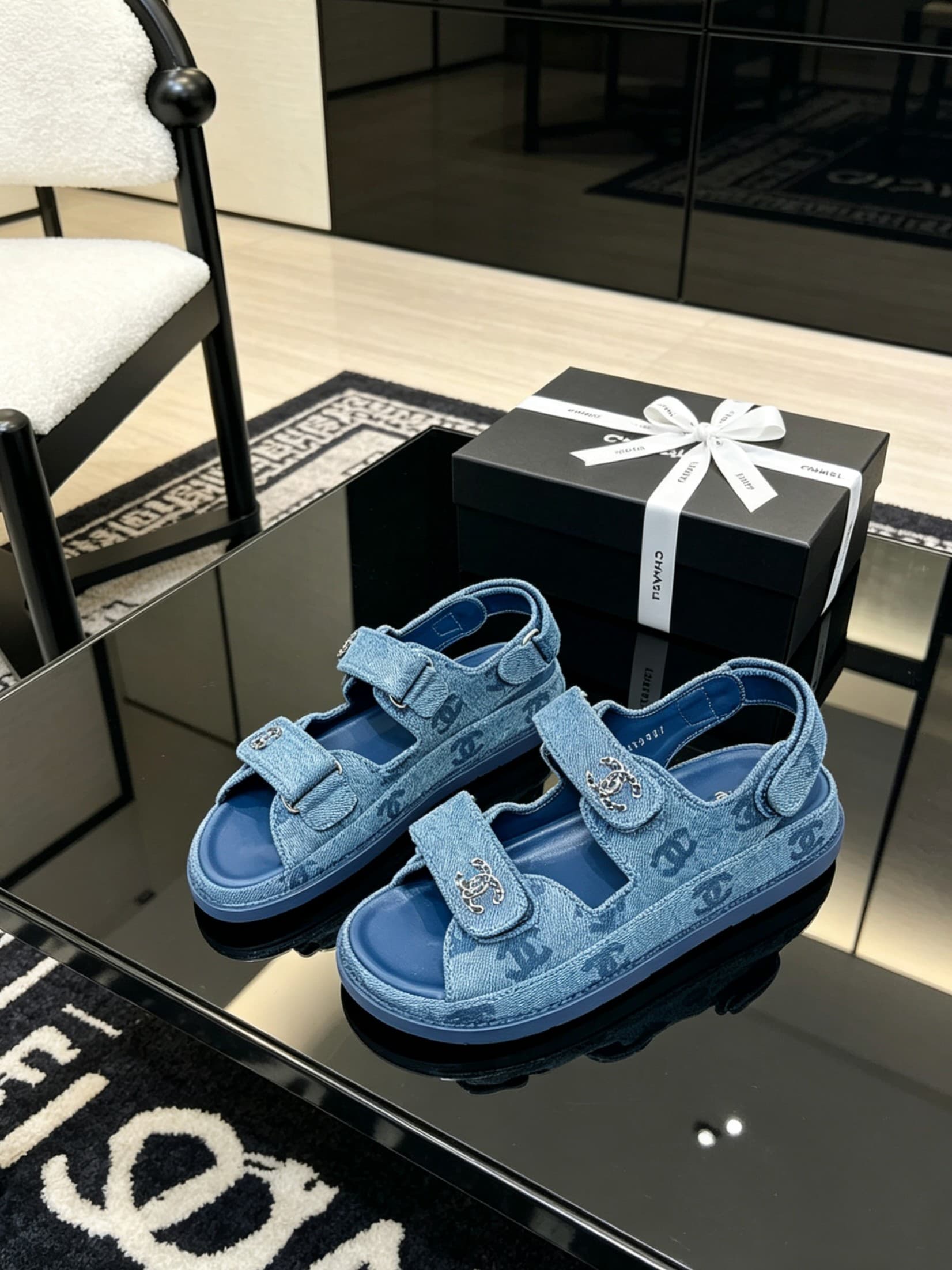 D4030 Delivered in a special box packaging for Chanel — image 2