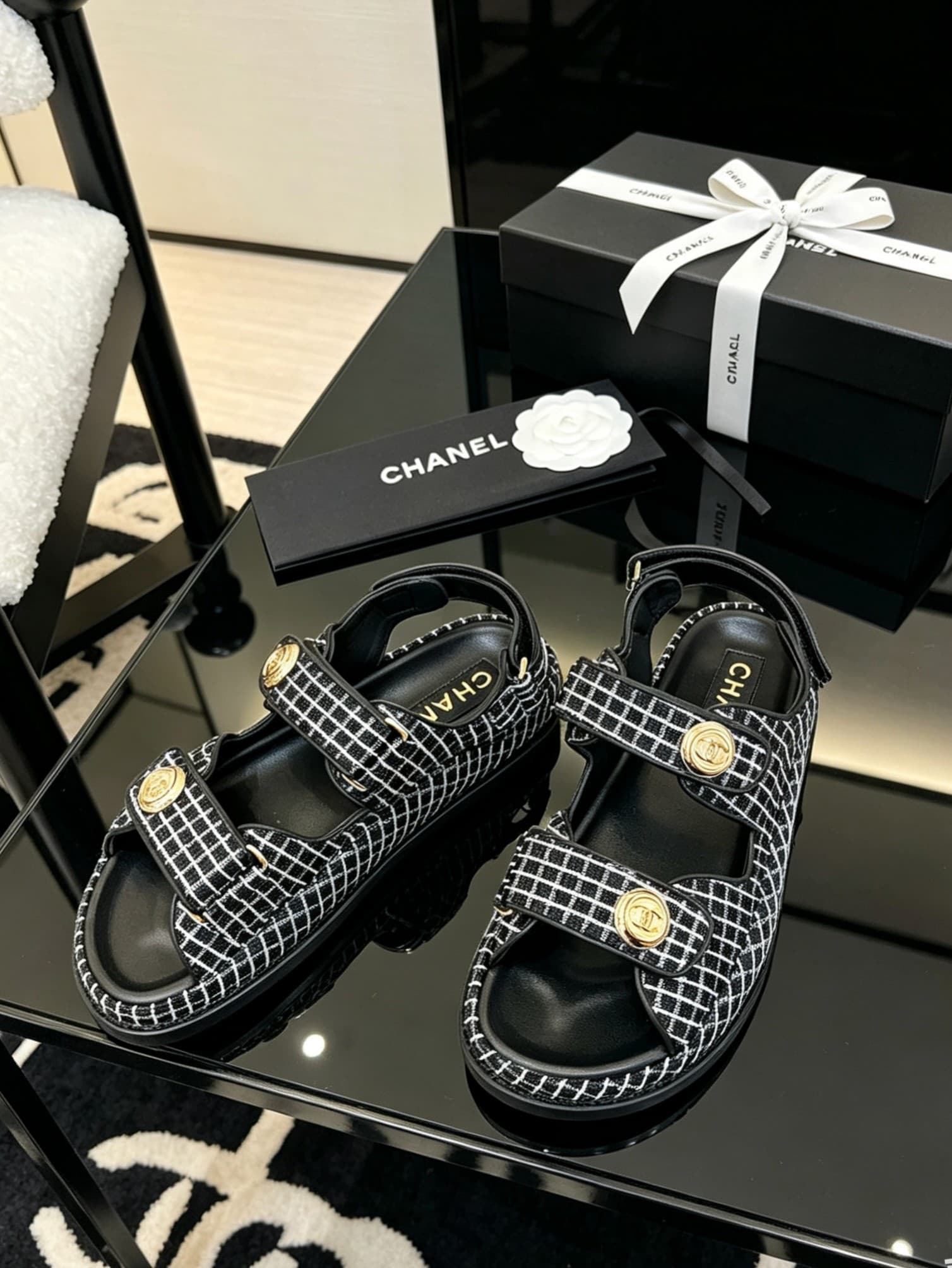 D4029 Delivered in a special box packaging for Chanel — image 5