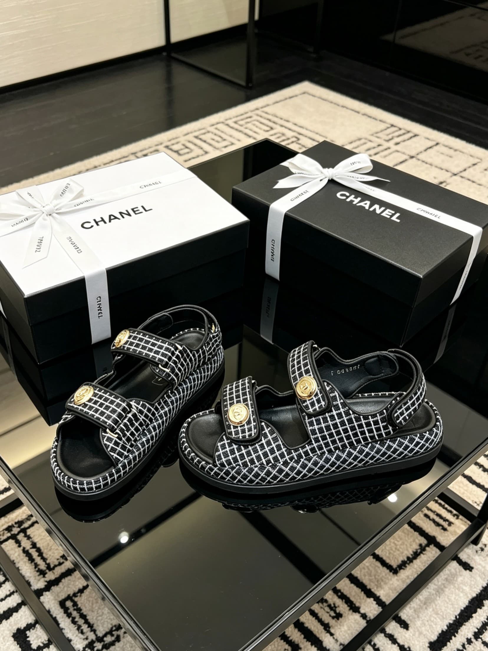 D4029 Delivered in a special box packaging for Chanel — image 4